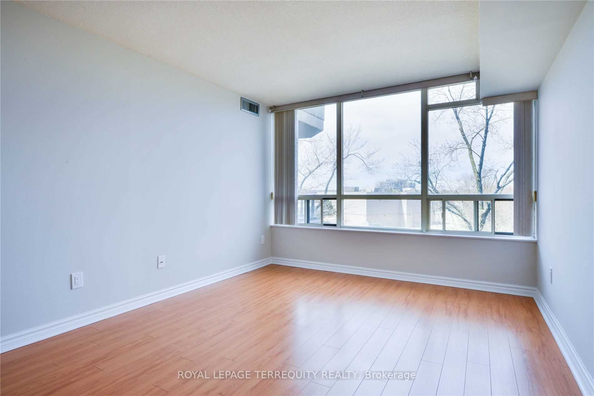 #408 - 8501 Bayview Avenue Property Photo 7