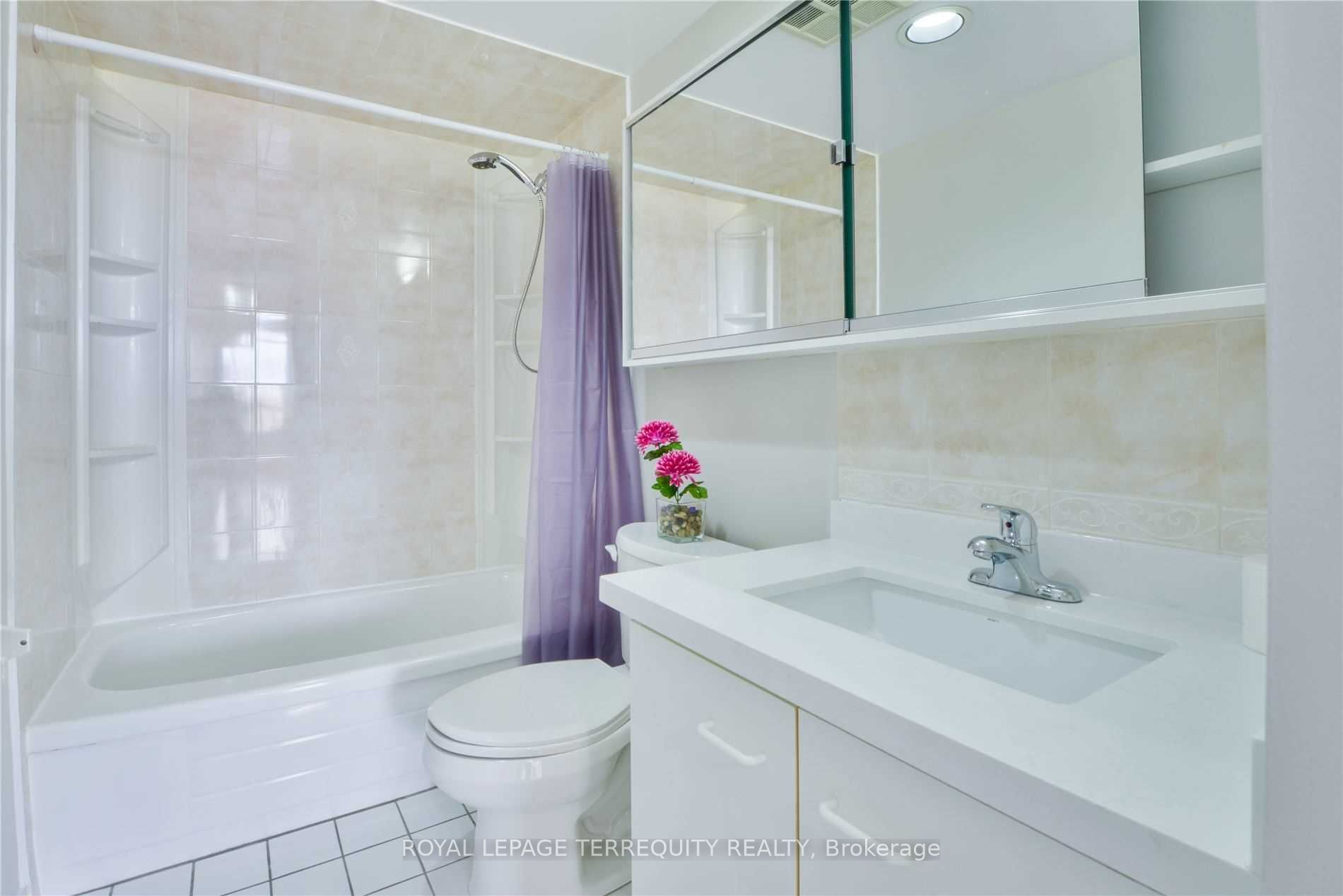 #408 - 8501 Bayview Avenue Property Photo 8