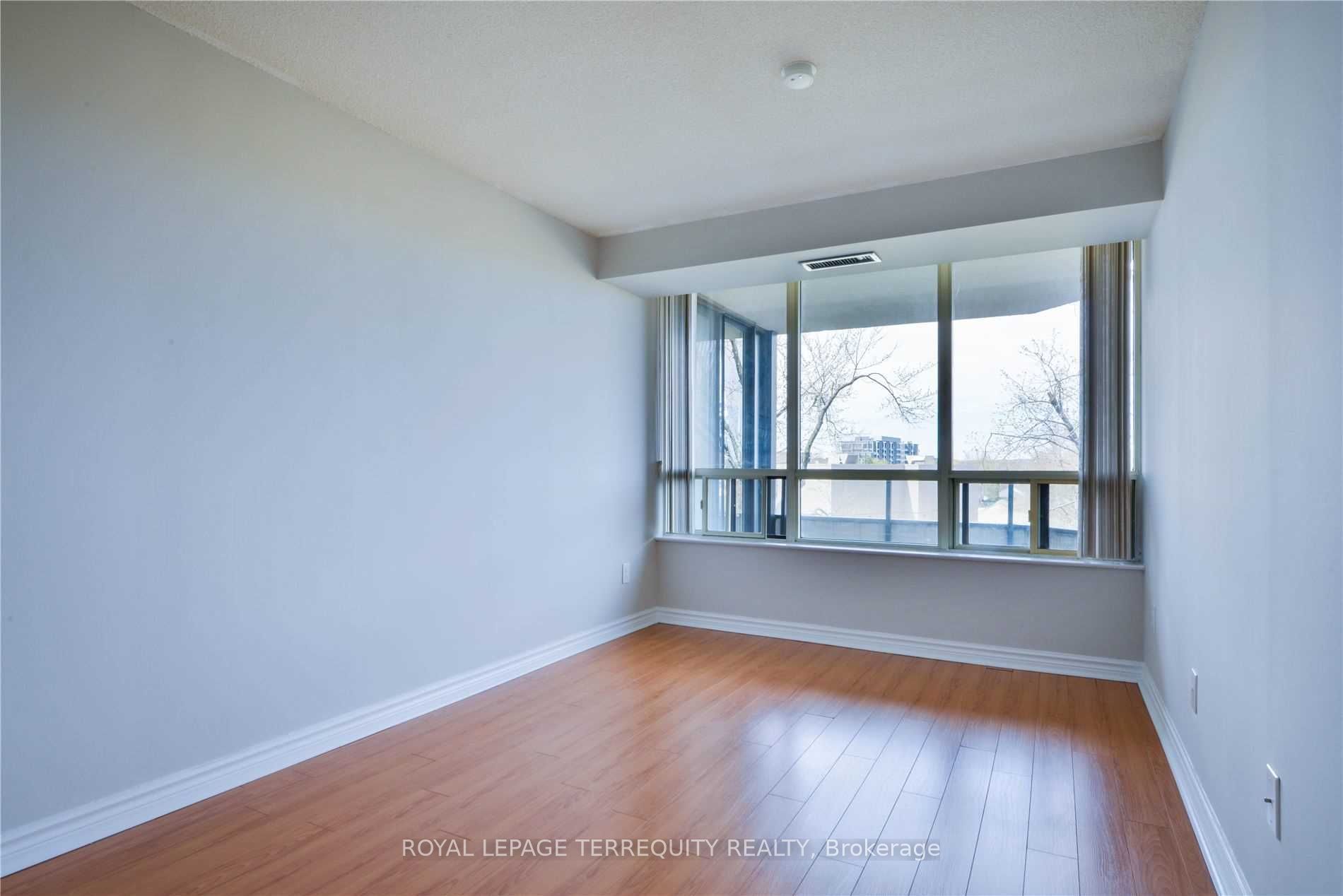 #408 - 8501 Bayview Avenue Property Photo 9