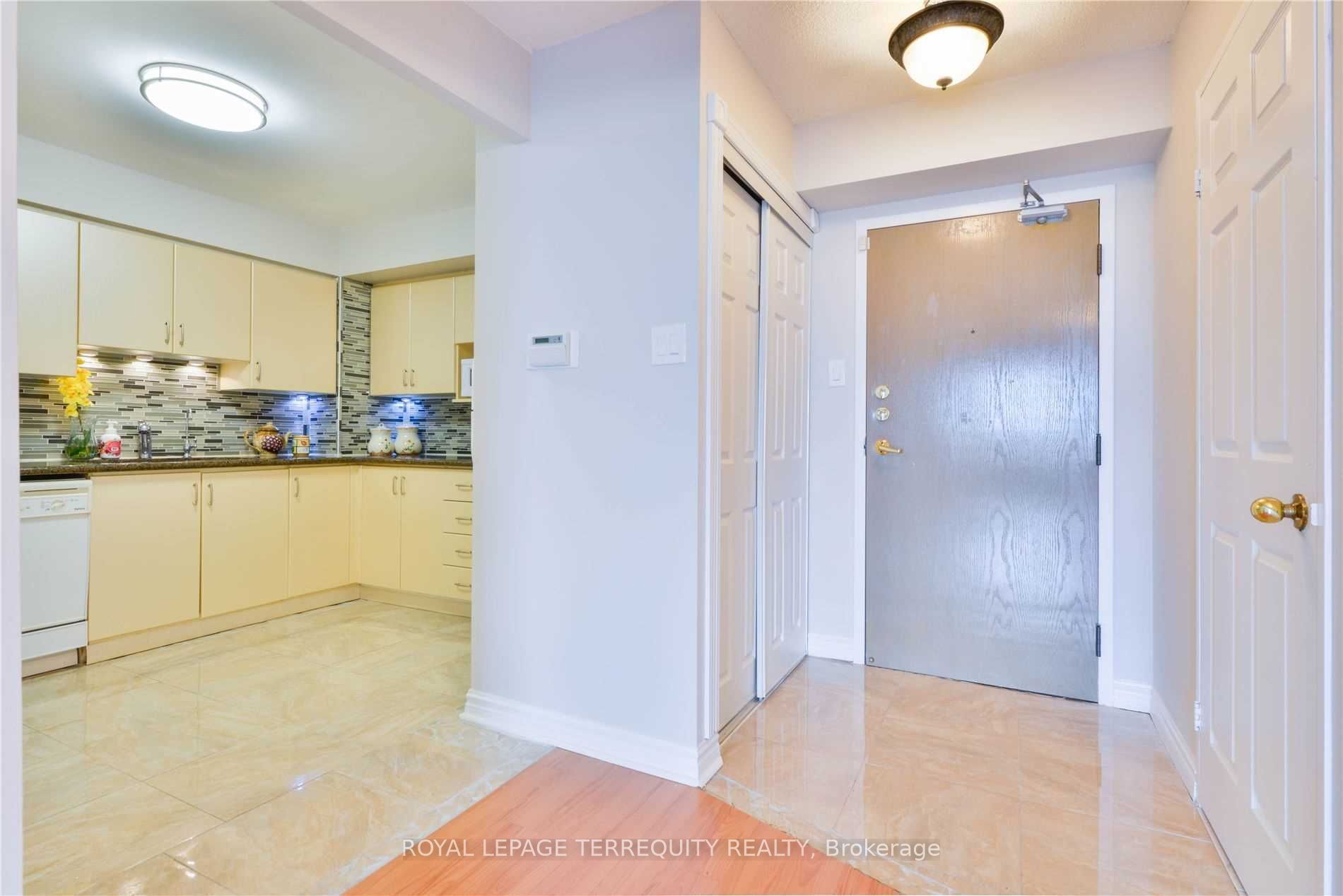 #408 - 8501 Bayview Avenue Property Photo 13