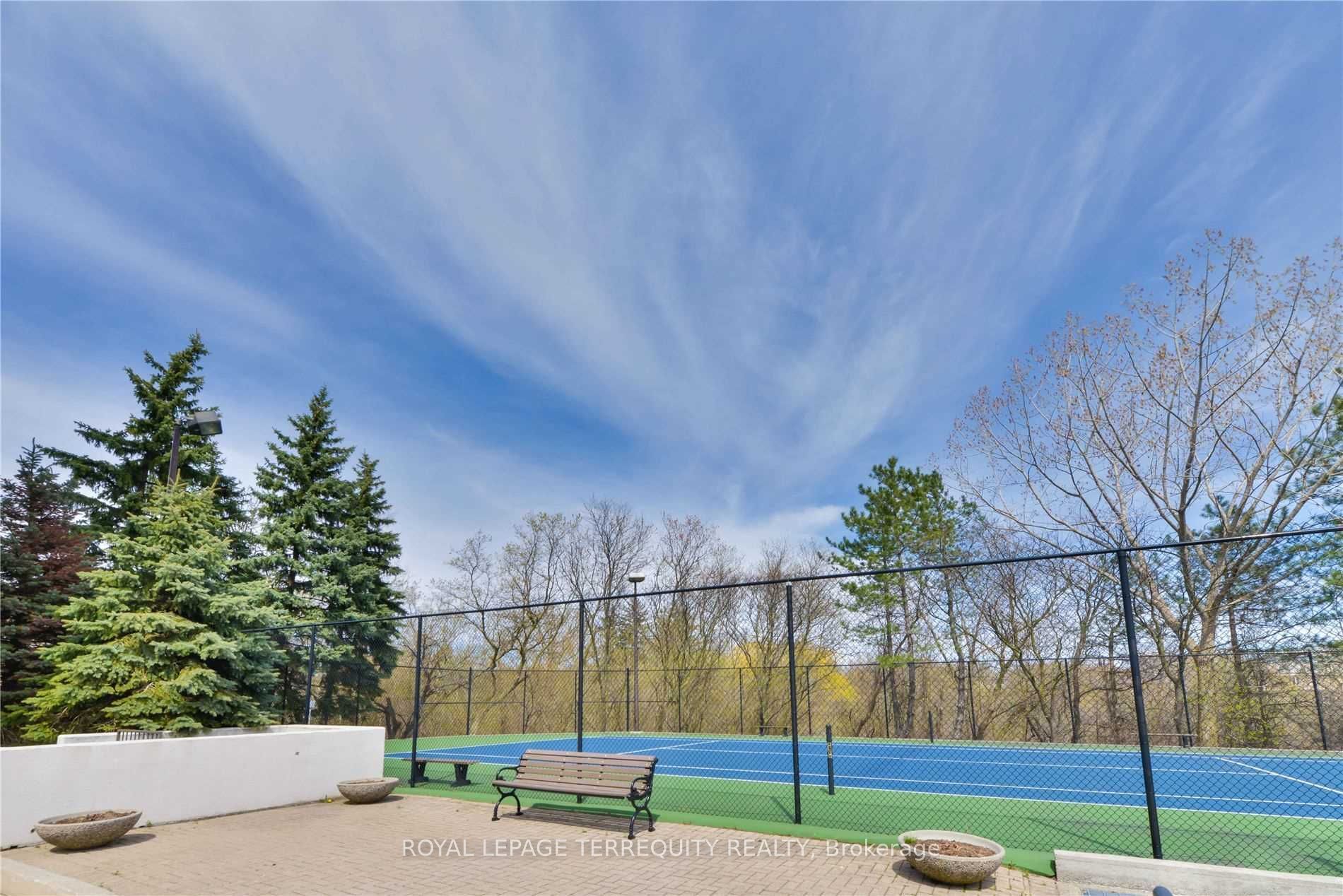 #408 - 8501 Bayview Avenue Property Photo 14
