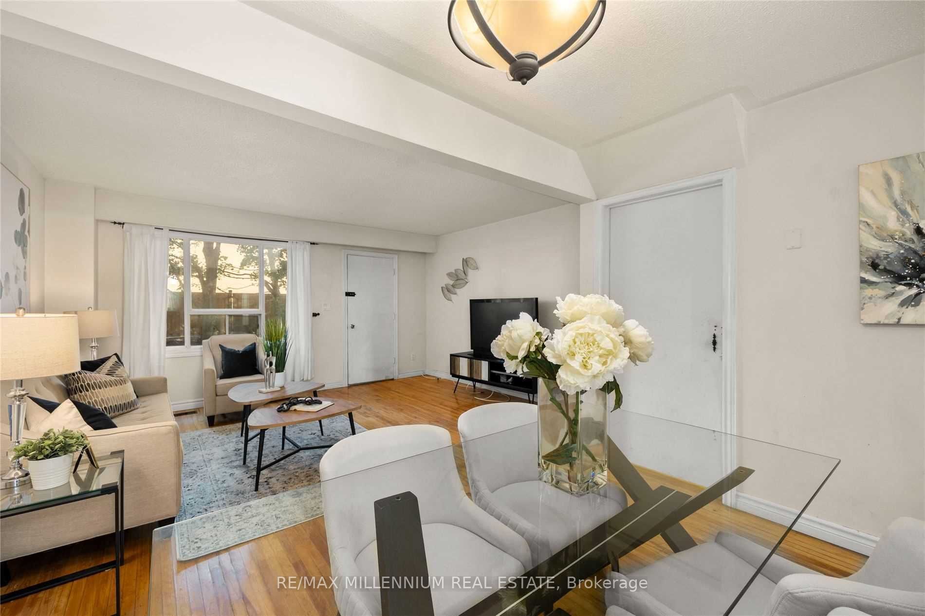 ##17 - 17 The Carriage Way Property Photo 10