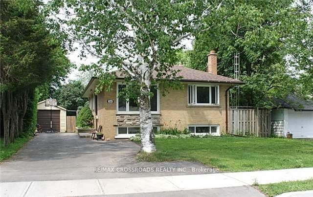 364 Bent Cres Property Photo 1