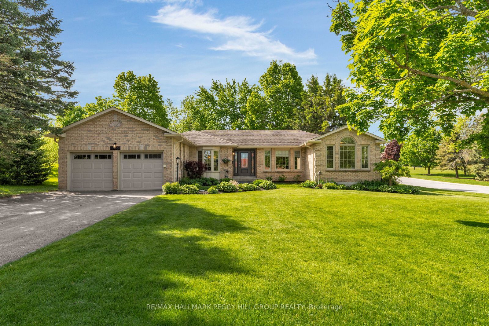 2235 Meadowland St Property Photo 1