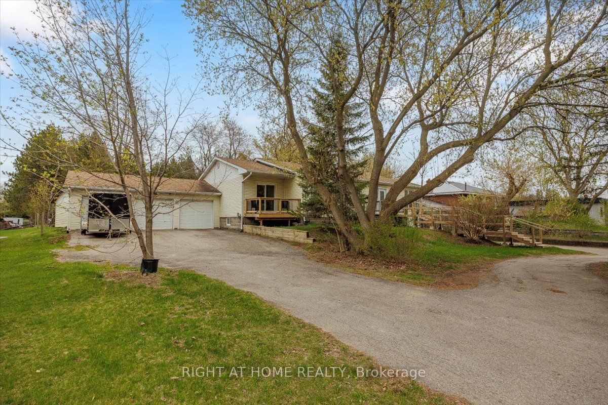 19943 Bathurst Street Property Photo 1
