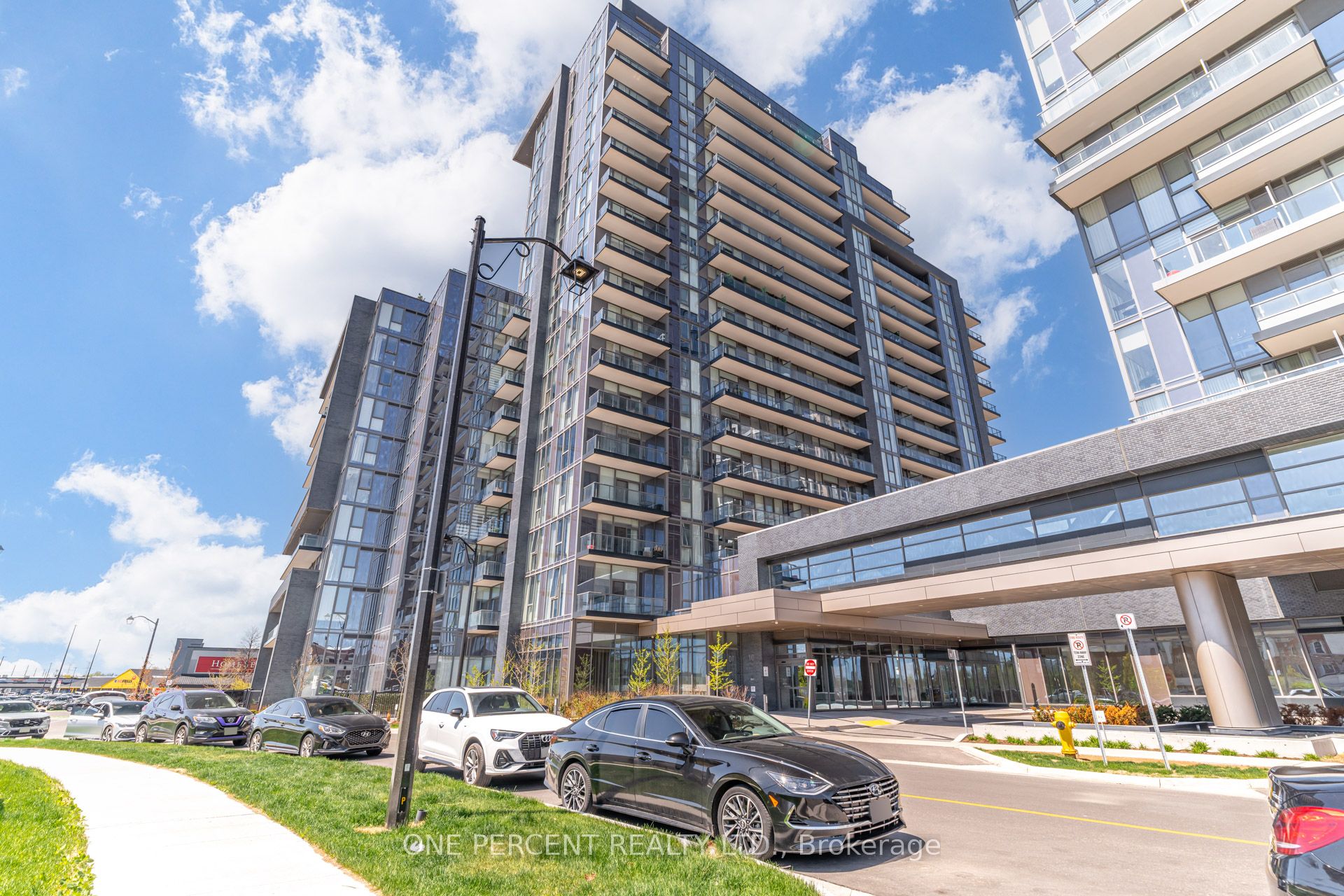 #615 - 10 Gatineau Drive Property Photo 1