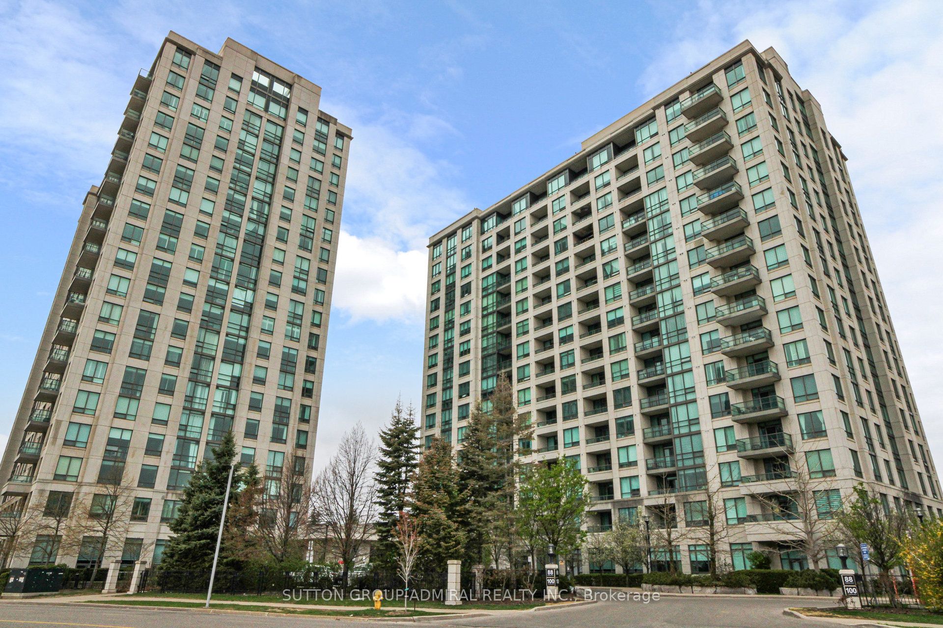 #1604 - 100 Promenade Circle Property Photo 1