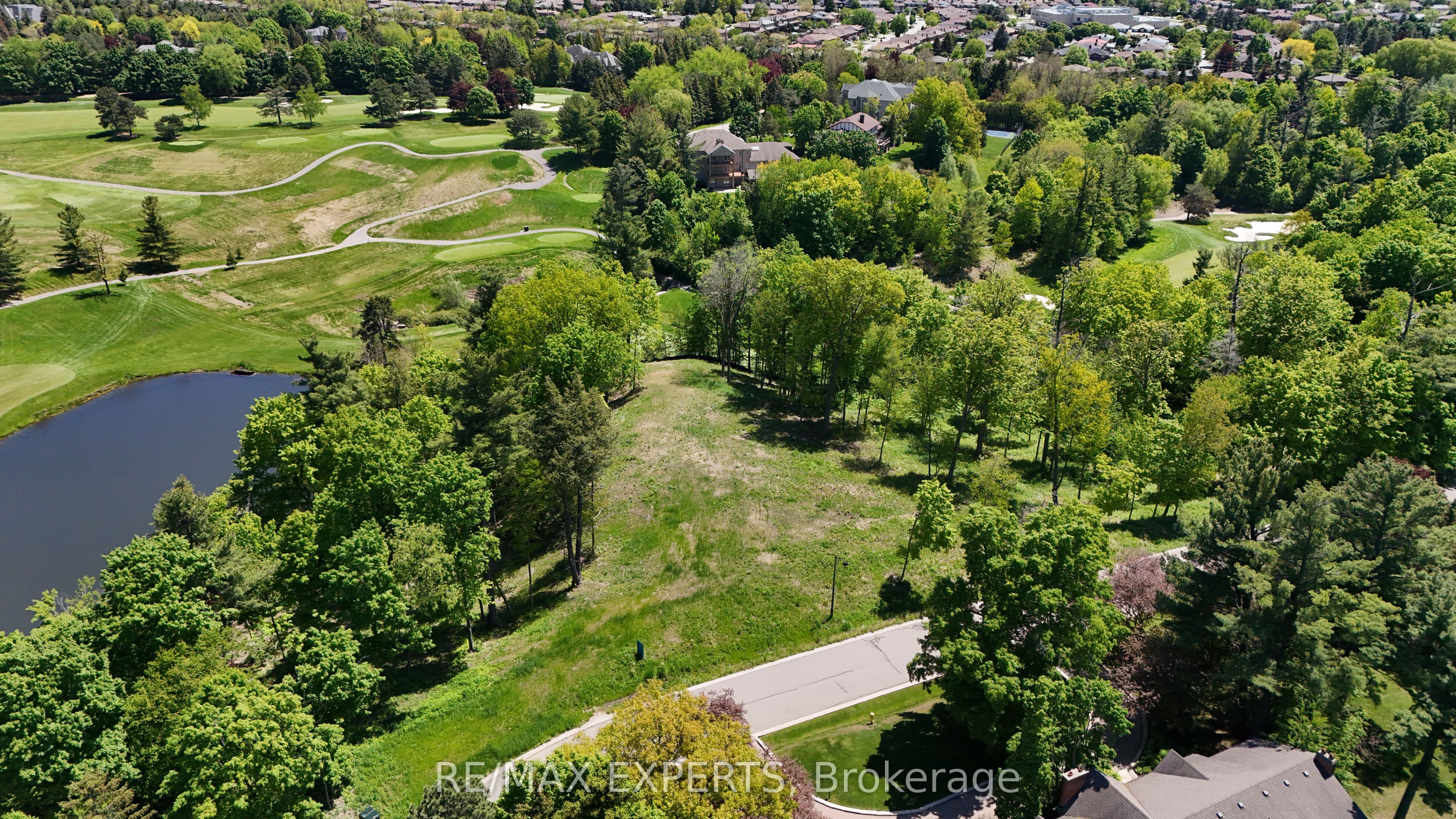 167 National Drive Property Photo 8