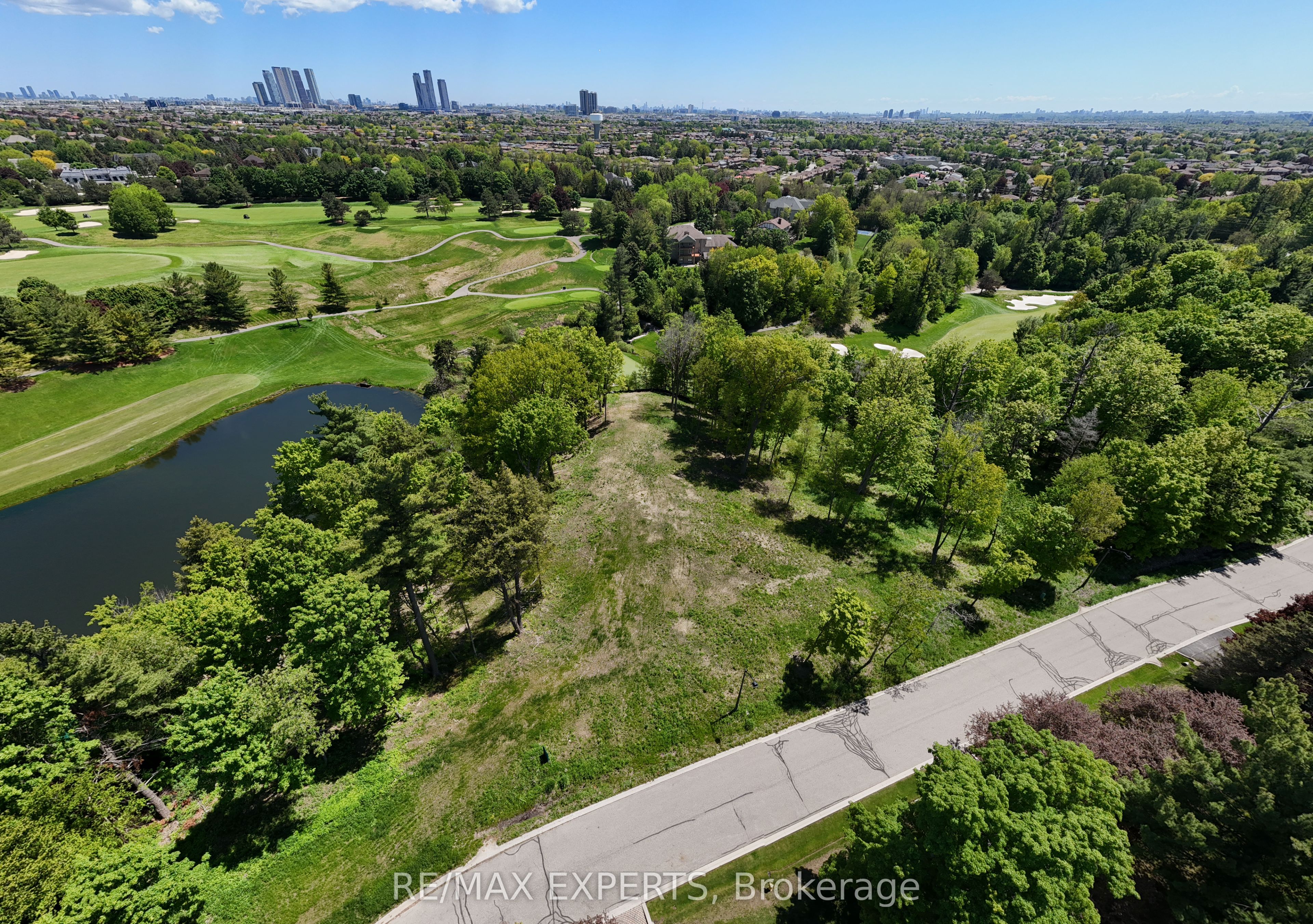 167 National Drive Property Photo 13