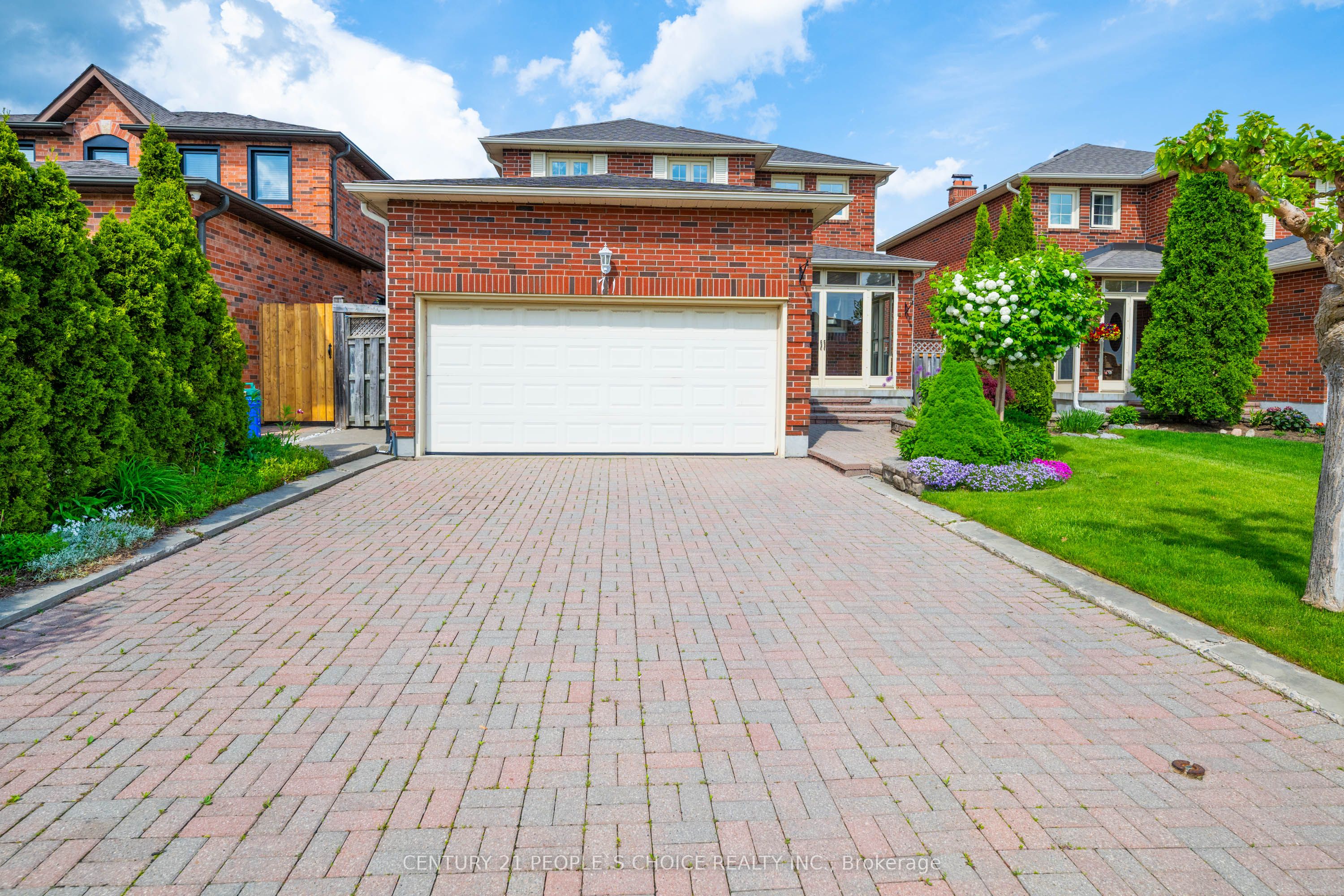 71 Links Road Property Photo 1