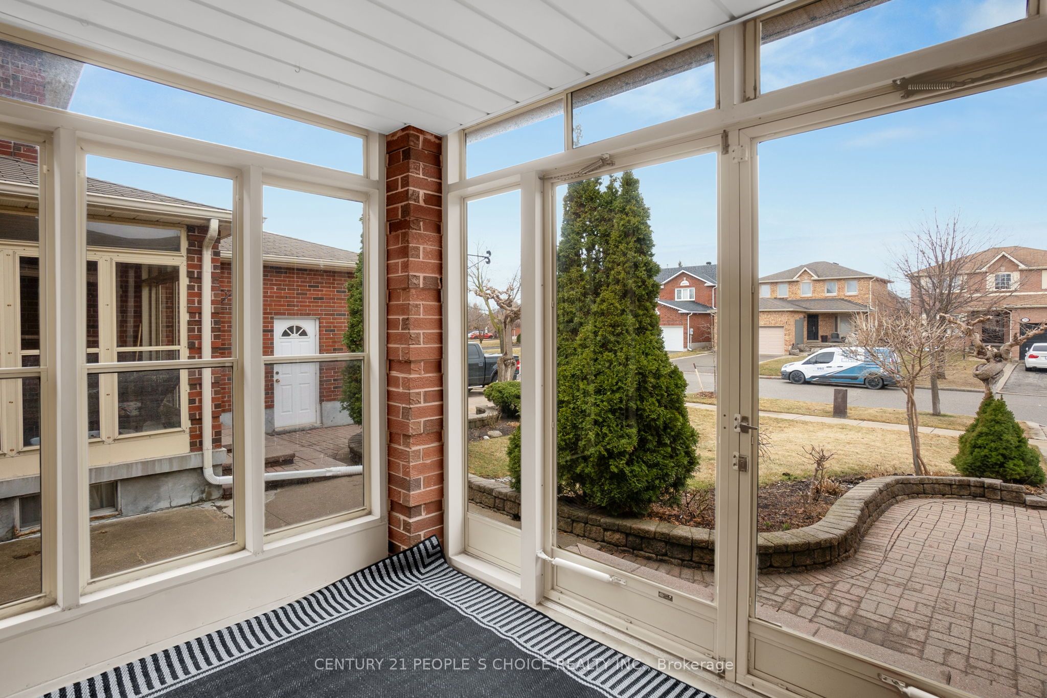 71 Links Road Property Photo 3