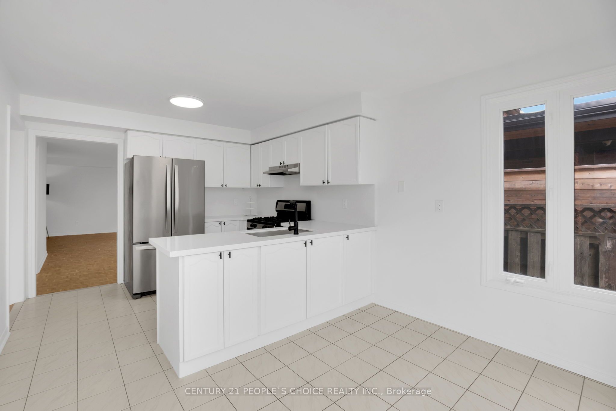 71 Links Road Property Photo 11