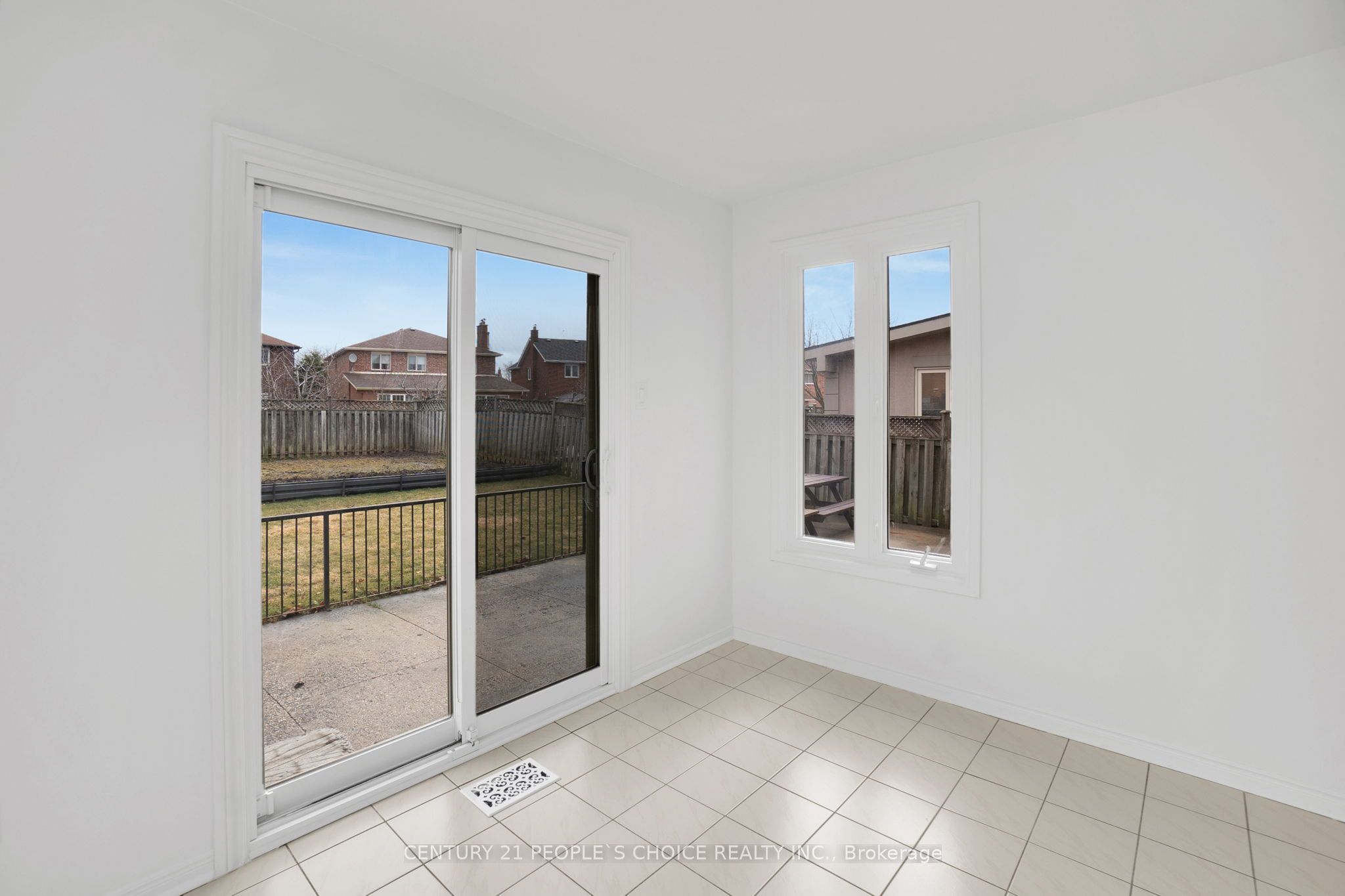 71 Links Road Property Photo 14
