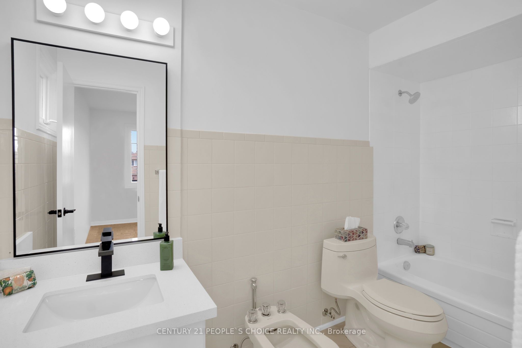 71 Links Road Property Photo 21