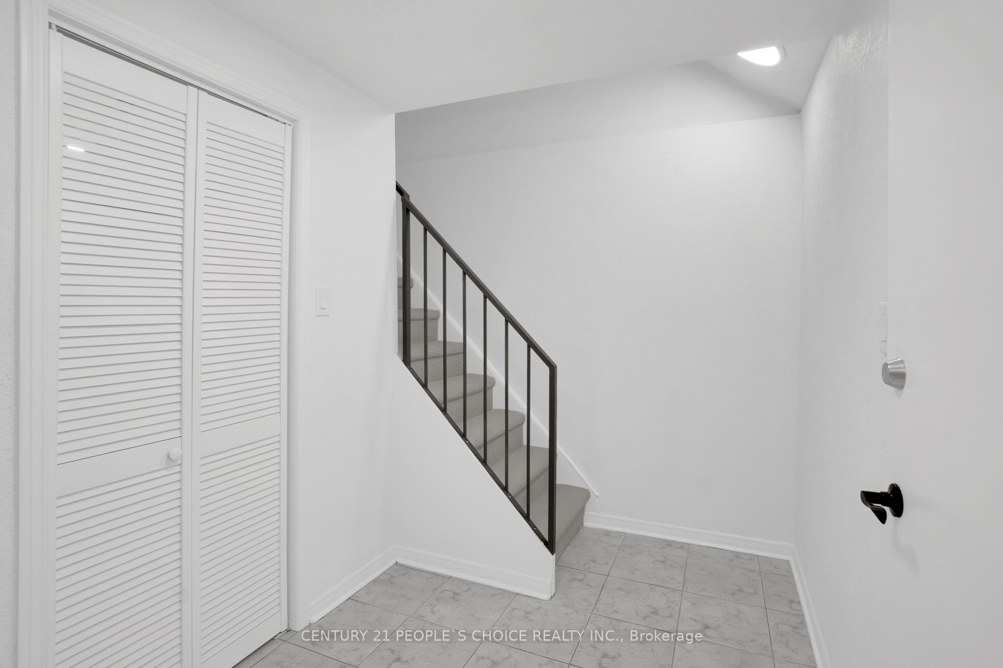 71 Links Road Property Photo 23