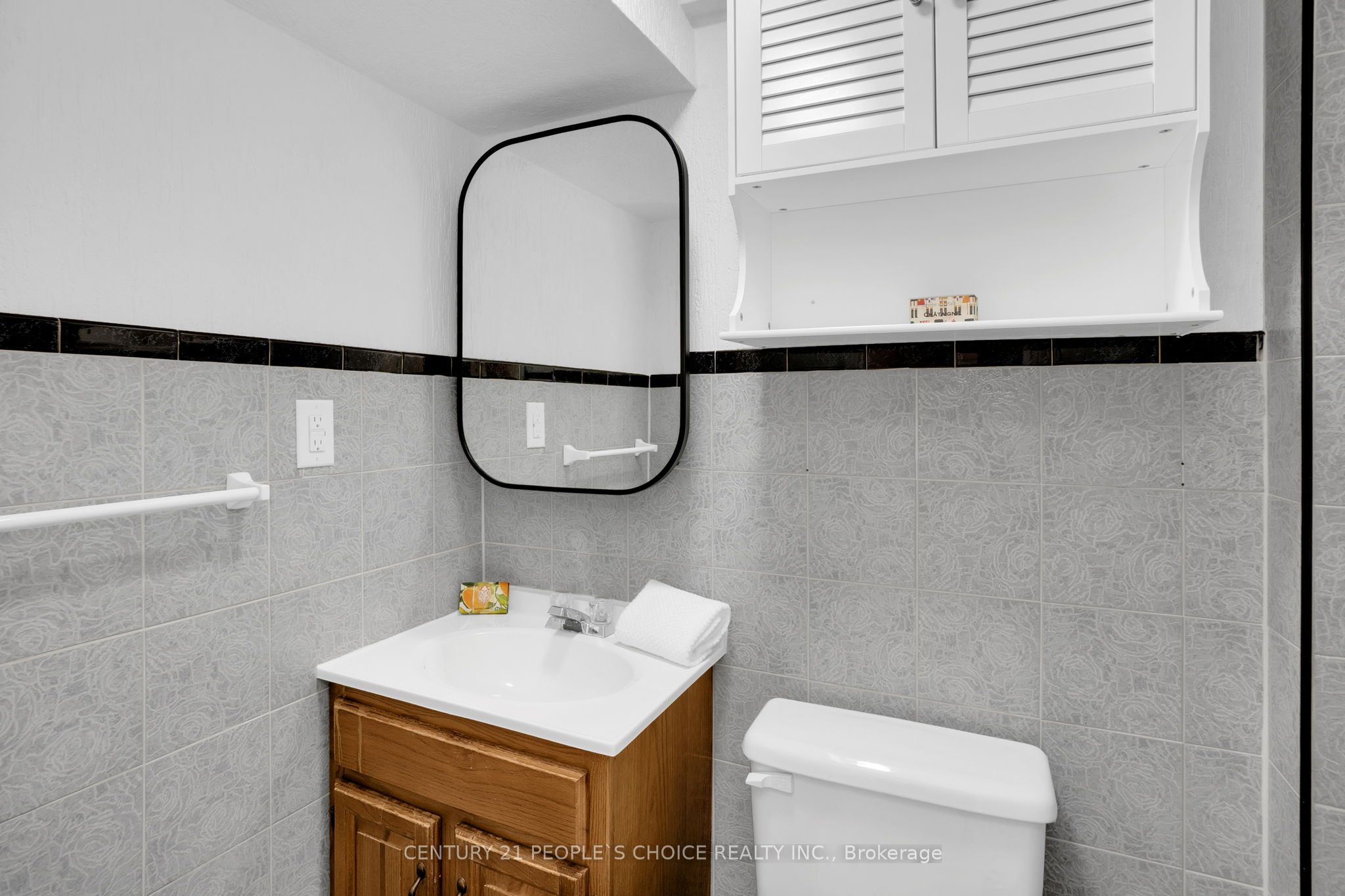 71 Links Road Property Photo 31