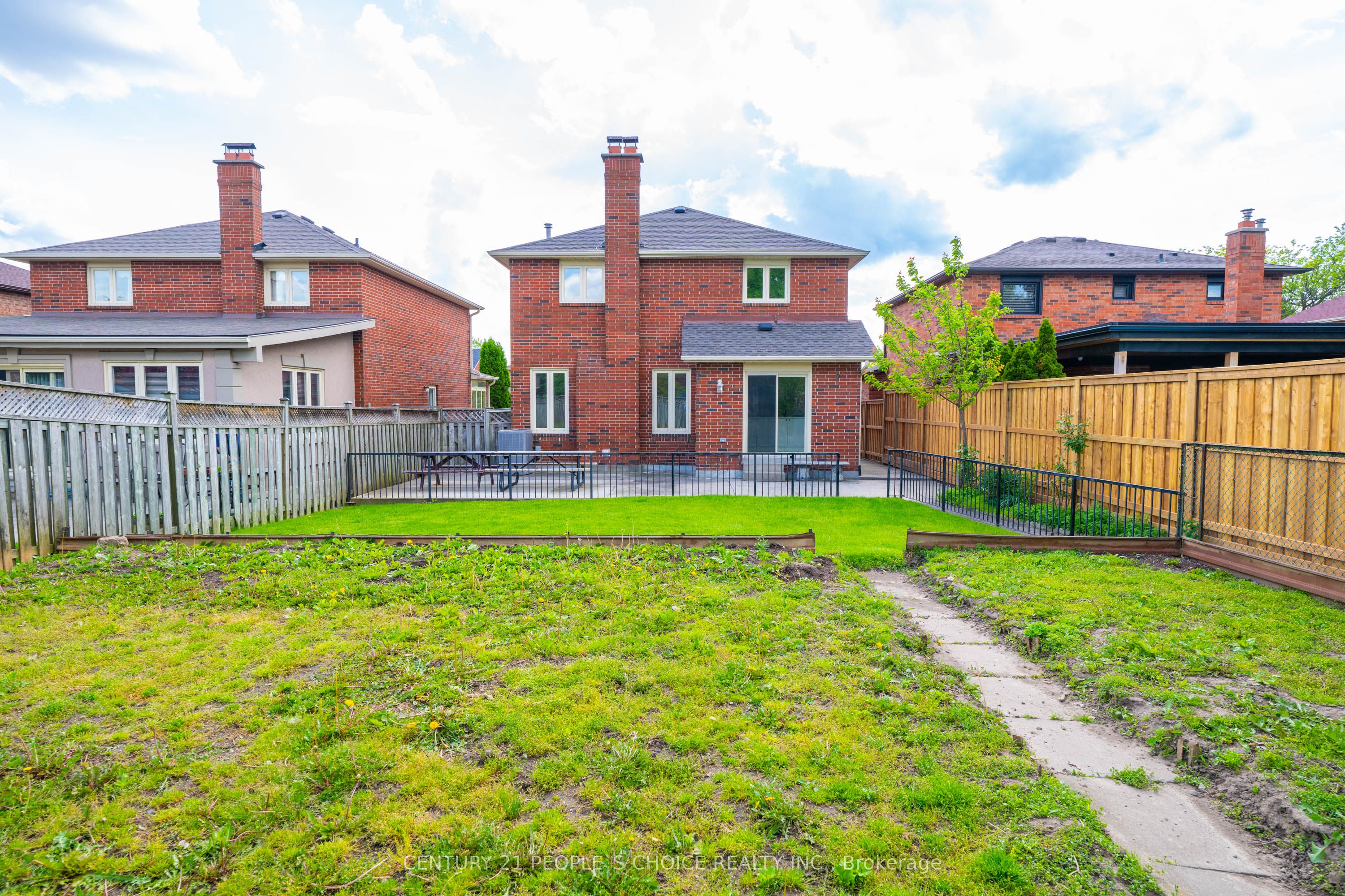 71 Links Road Property Photo 34