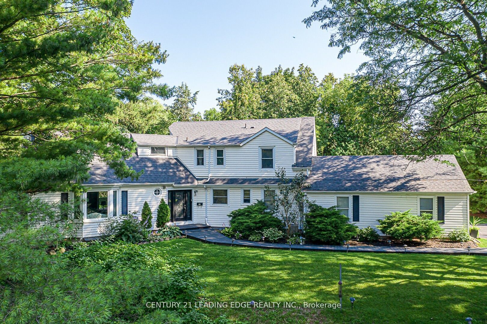 10 Yorkton Boulevard Property Photo 5