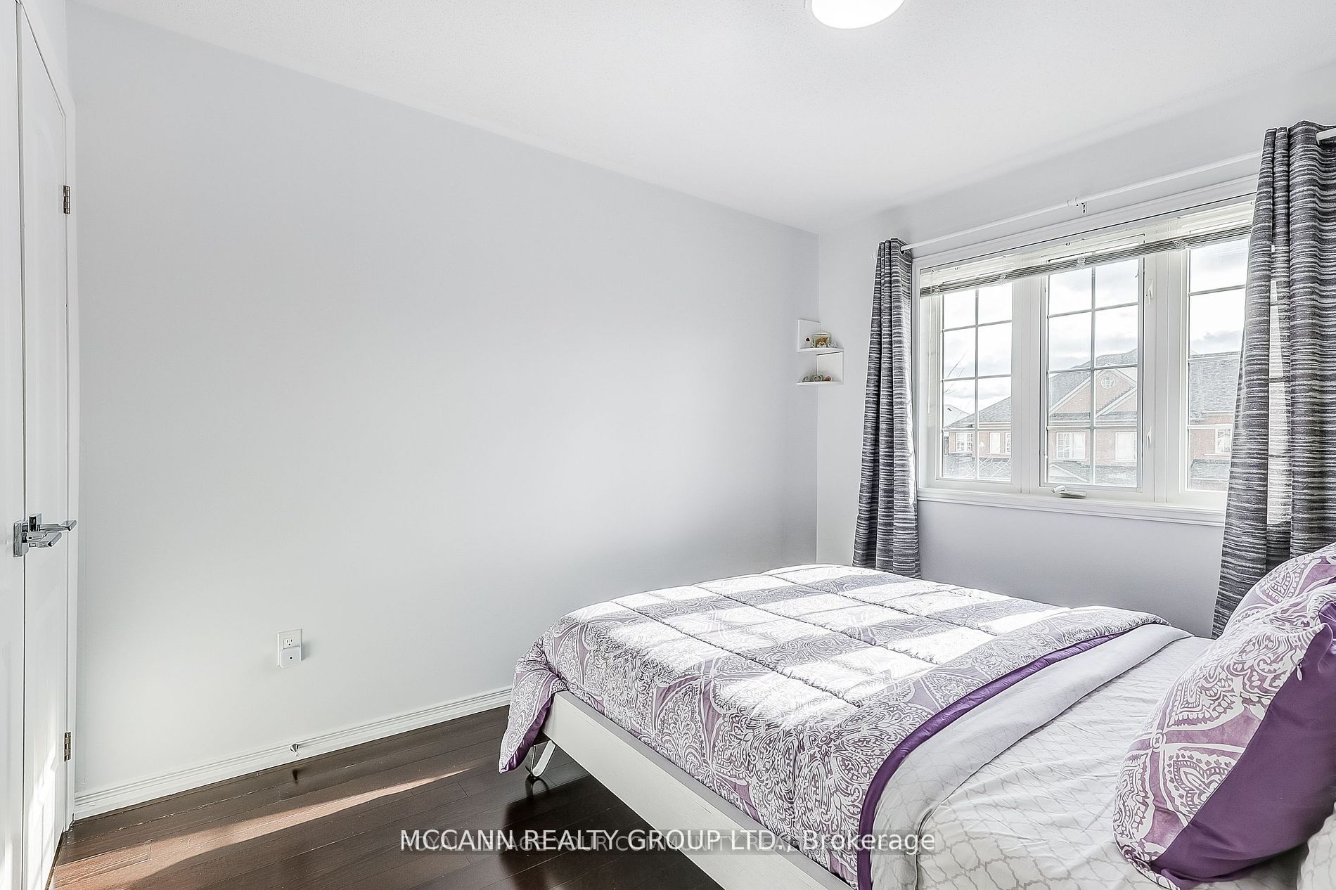 93 Revelstoke Crescent Property Photo 18