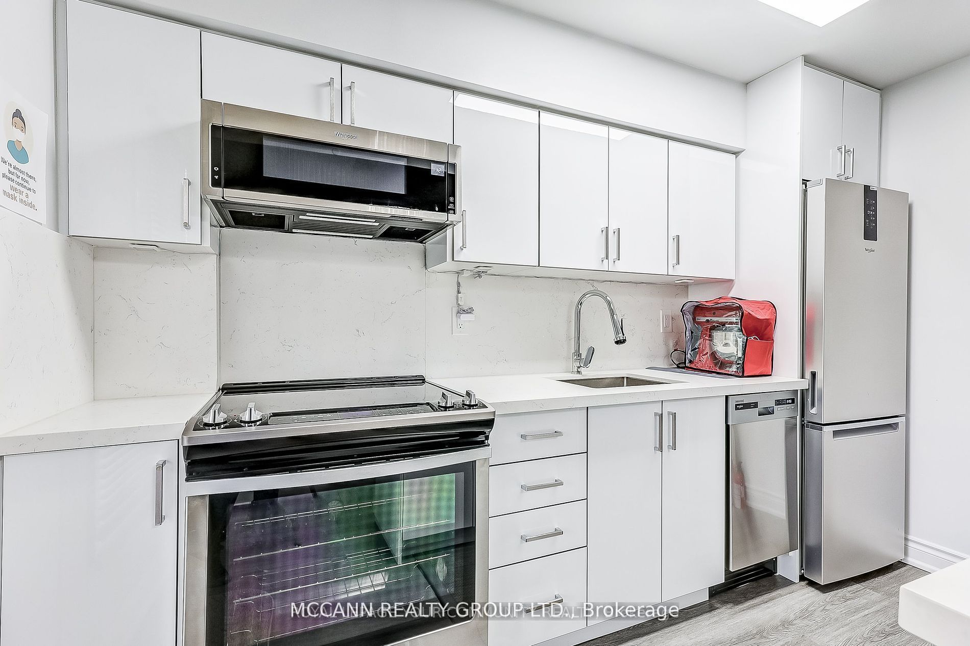 93 Revelstoke Crescent Property Photo 24