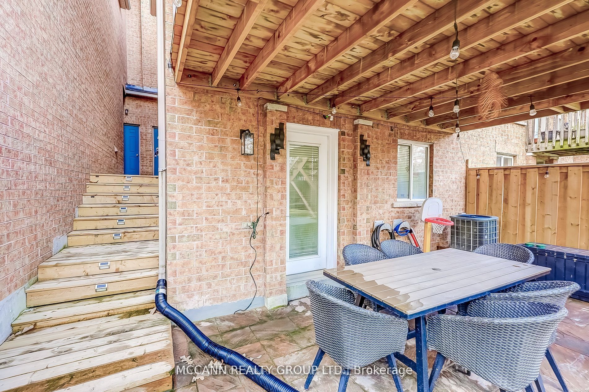 93 Revelstoke Crescent Property Photo 33