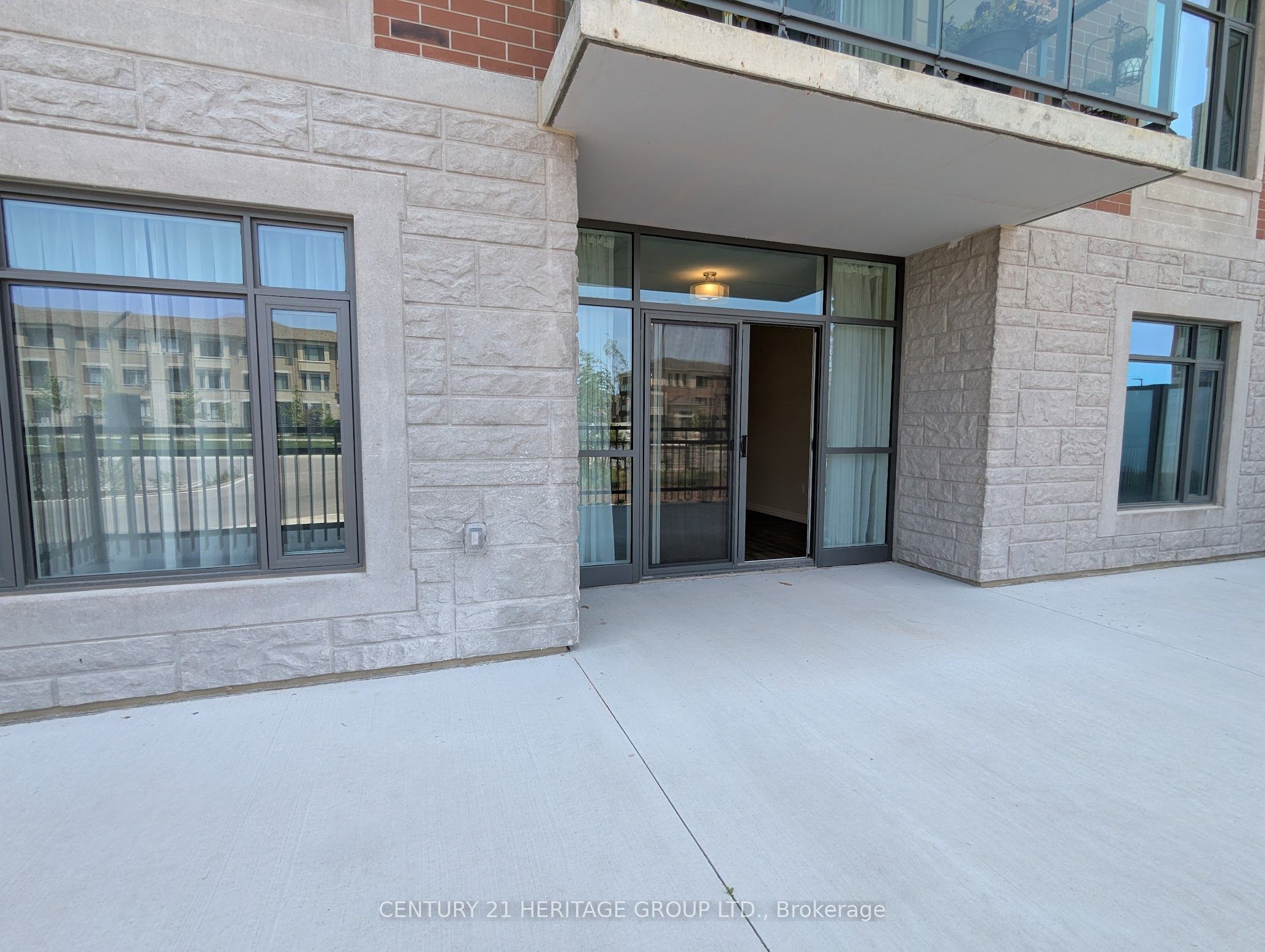 460 William Graham Drive 115 Property Photo 7