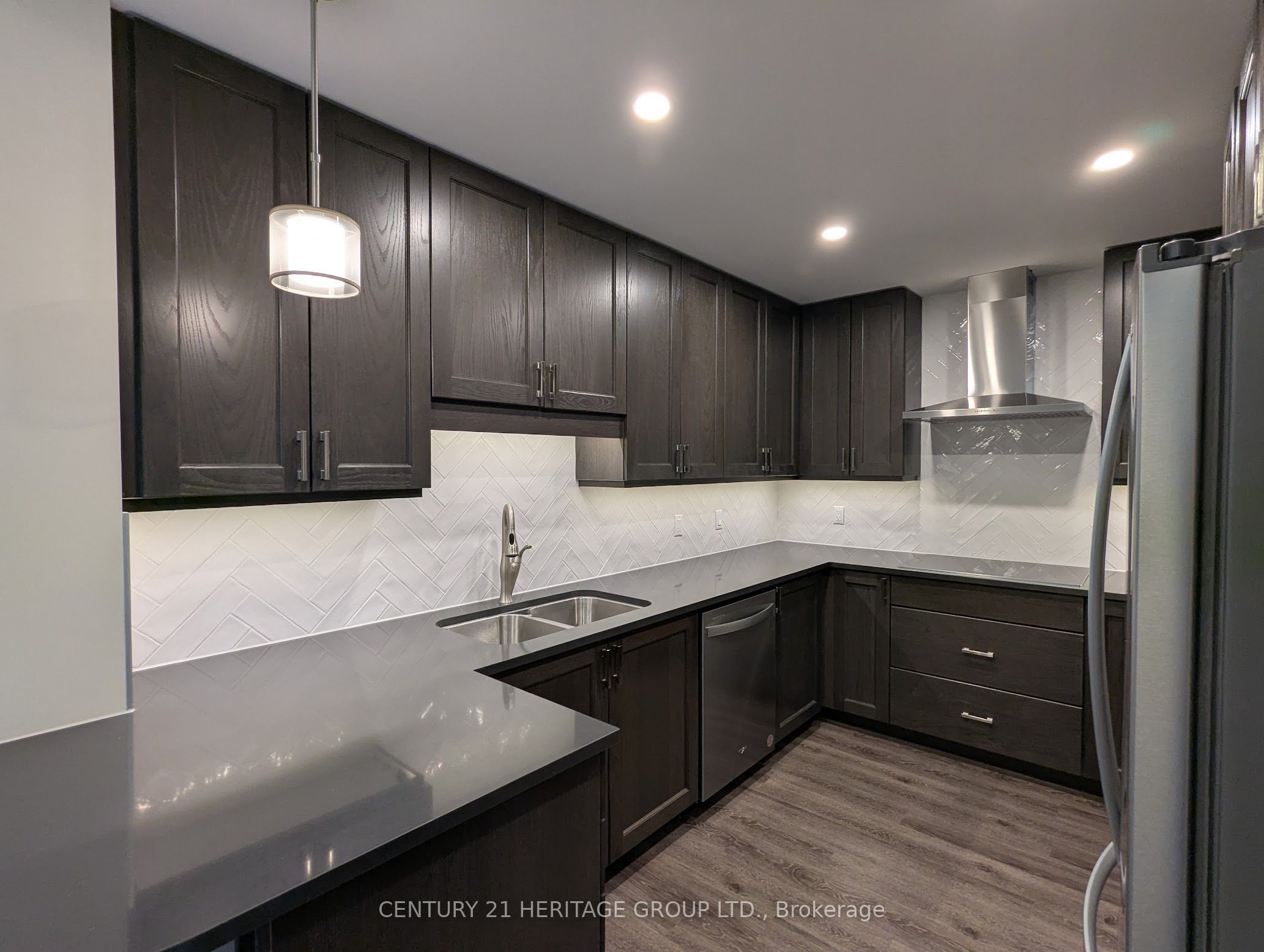 460 William Graham Drive 115 Property Photo 9