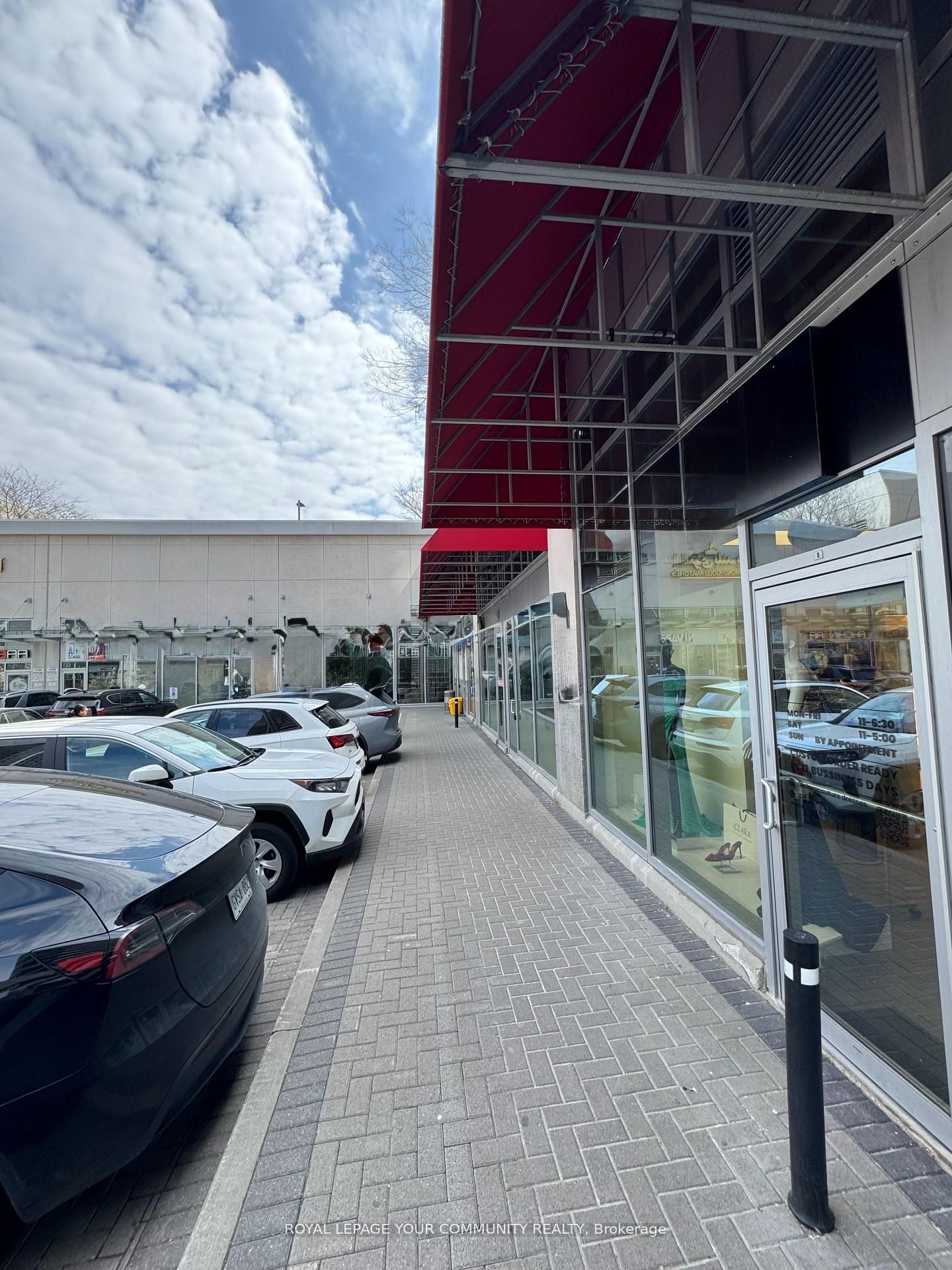 7181 Yonge Street Unit 8 Property Photo 1