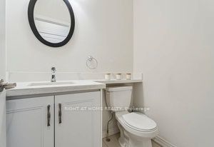 669 Sweetwater Crescent Property Photo 18