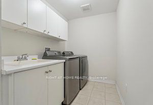 669 Sweetwater Crescent Property Photo 19