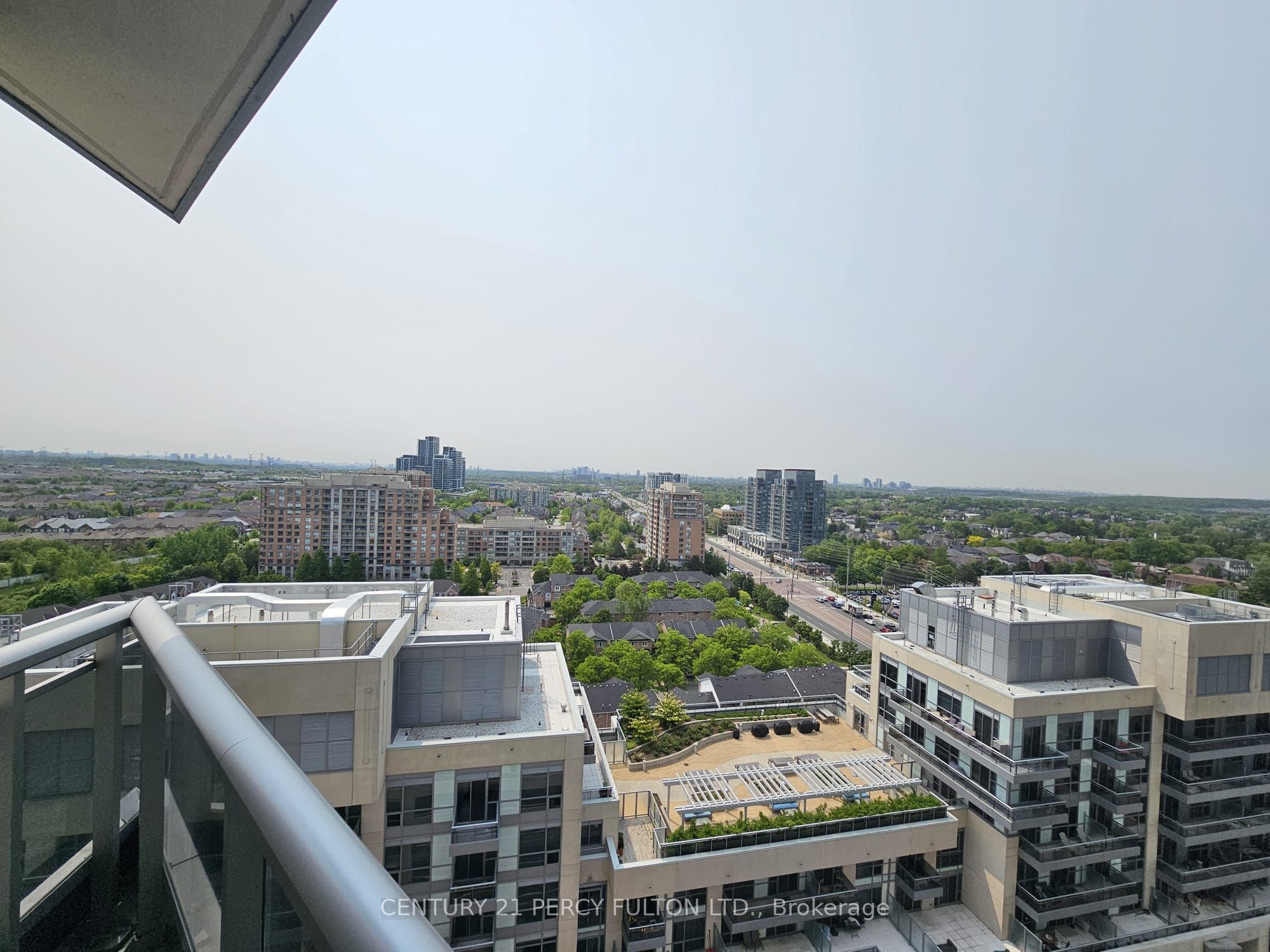 #1609 - 9205 Yonge Street Property Photo 1