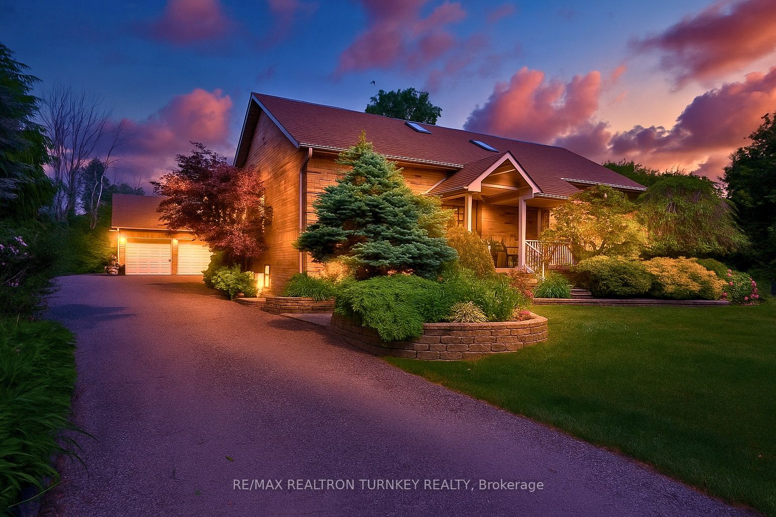 20173 Bathurst Street Property Photo 1