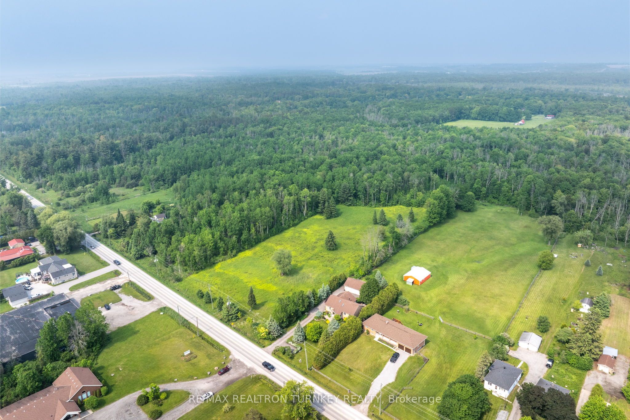 20173 Bathurst Street Property Photo 2