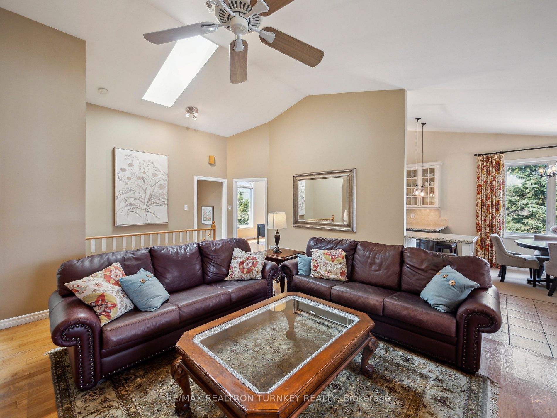 20173 Bathurst Street Property Photo 13