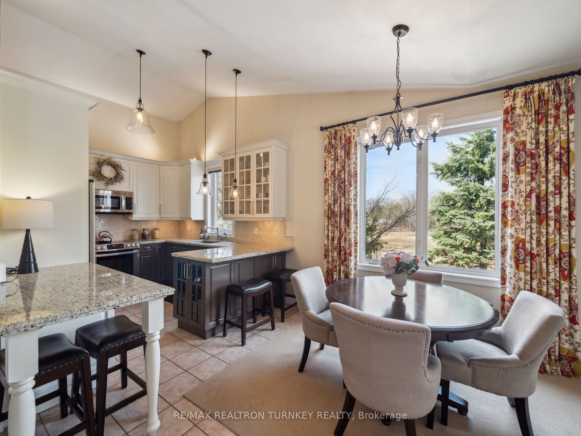 20173 Bathurst Street Property Photo 19