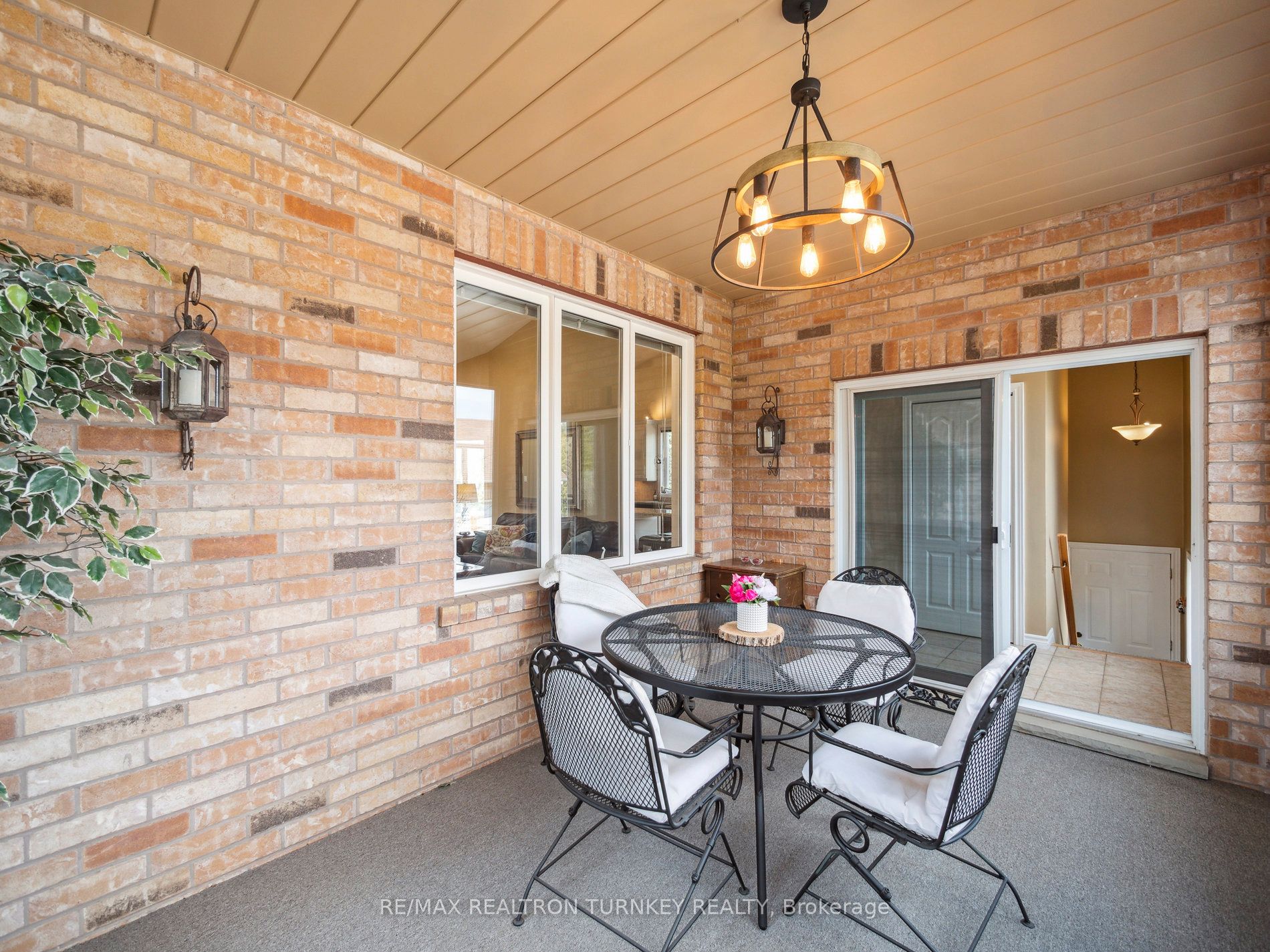 20173 Bathurst Street Property Photo 22