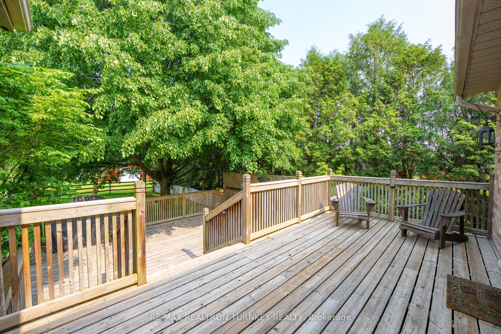 20173 Bathurst Street Property Photo 24