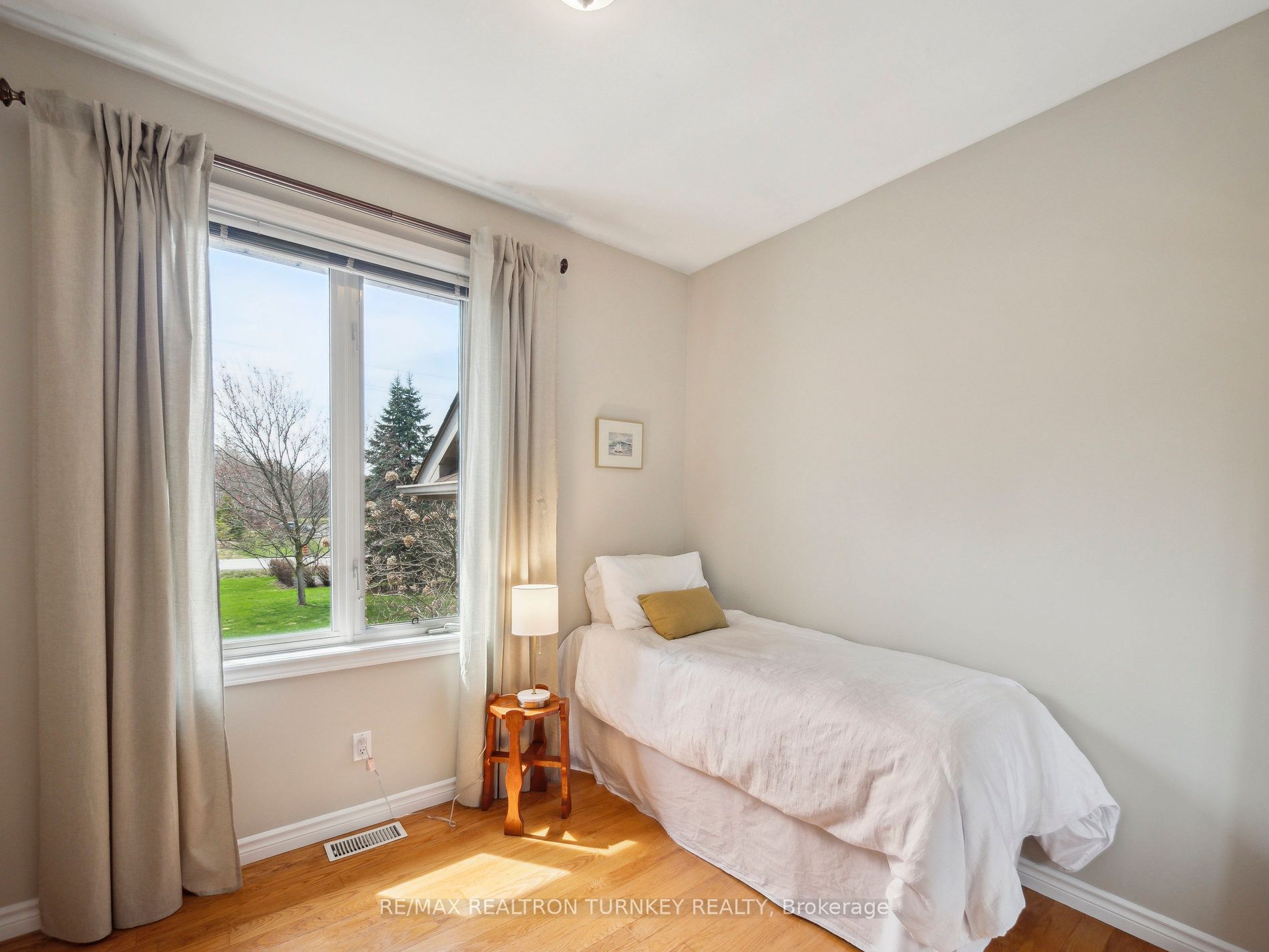 20173 Bathurst Street Property Photo 31