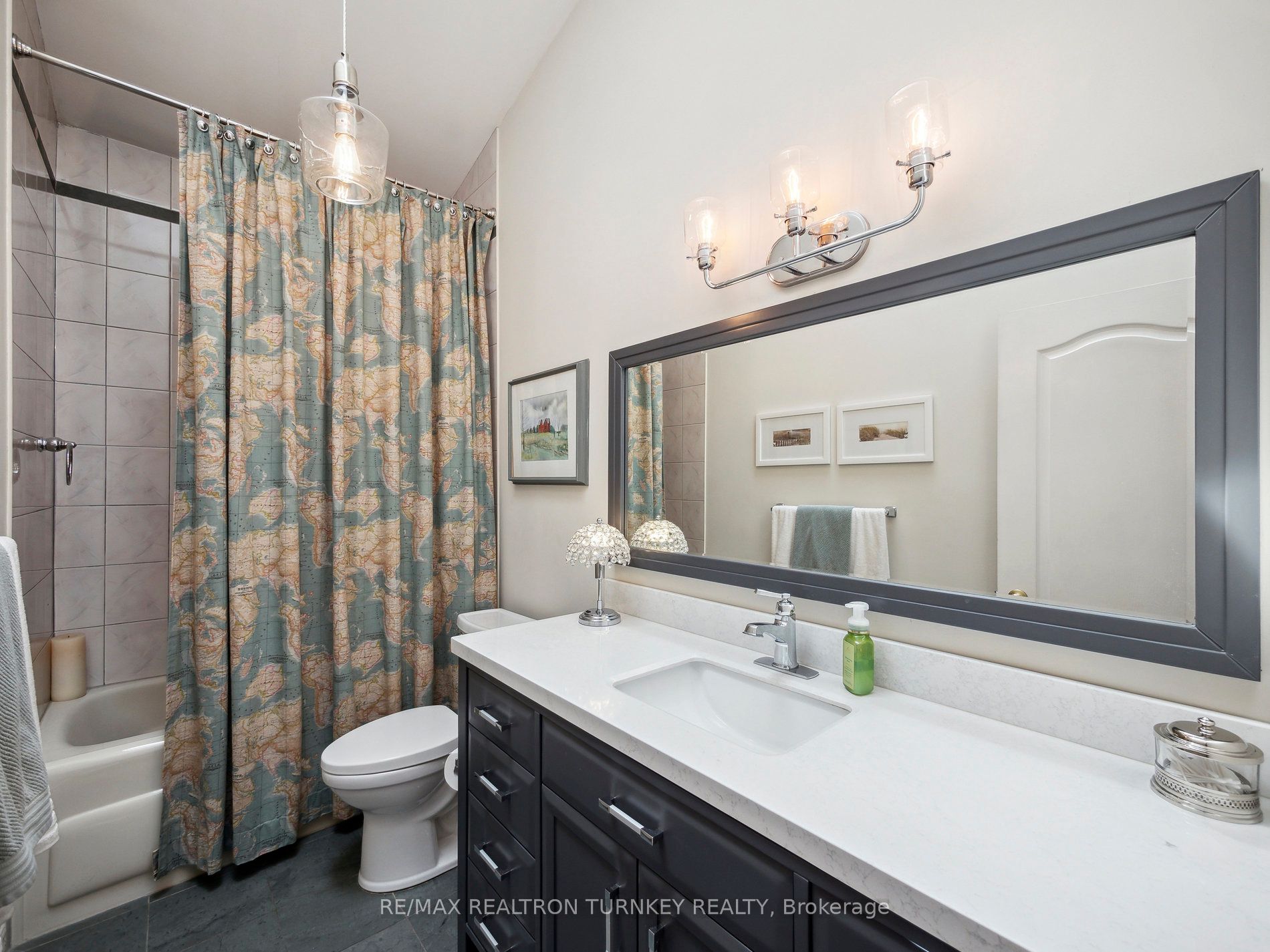 20173 Bathurst Street Property Photo 32