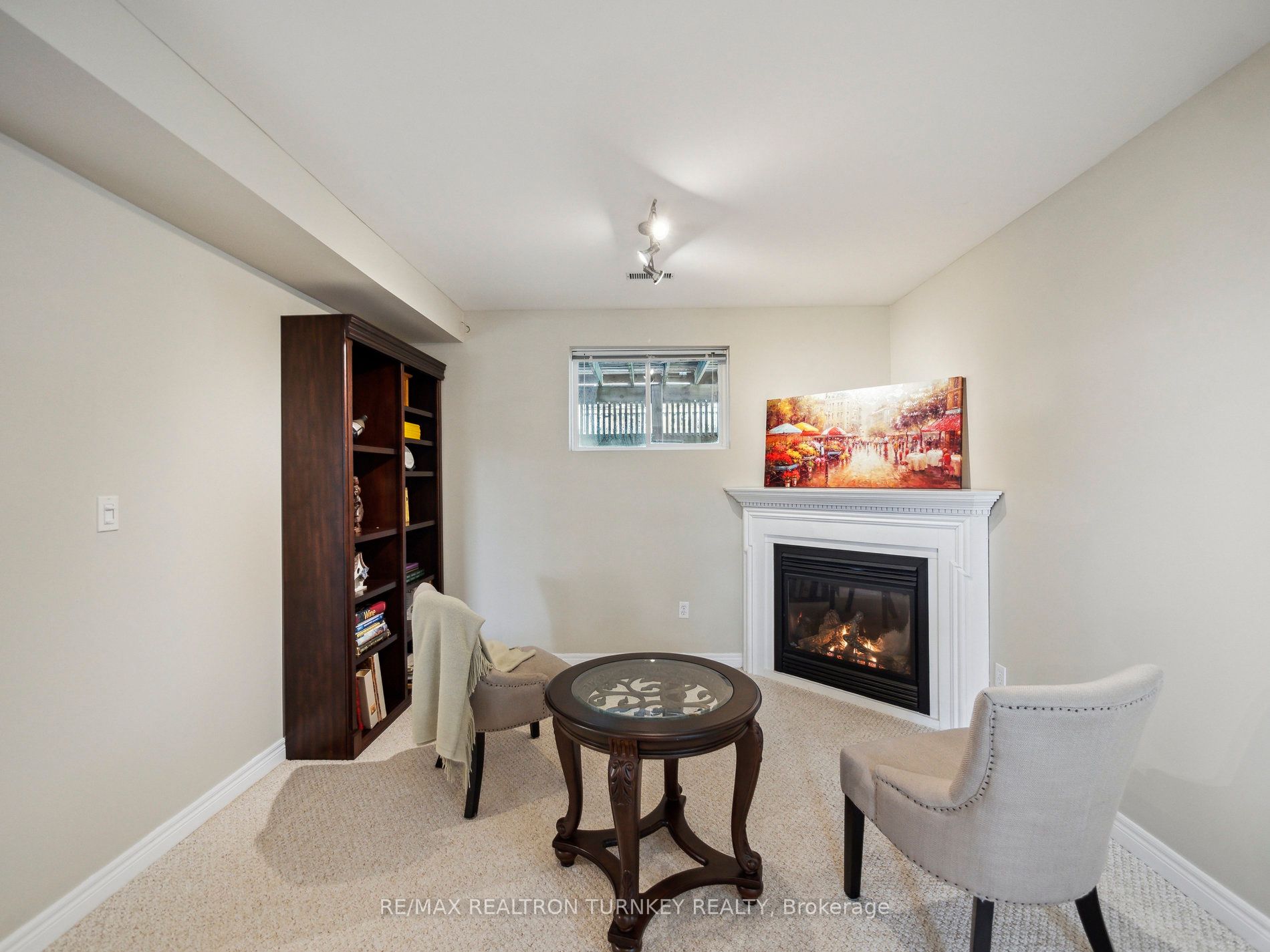 20173 Bathurst Street Property Photo 37