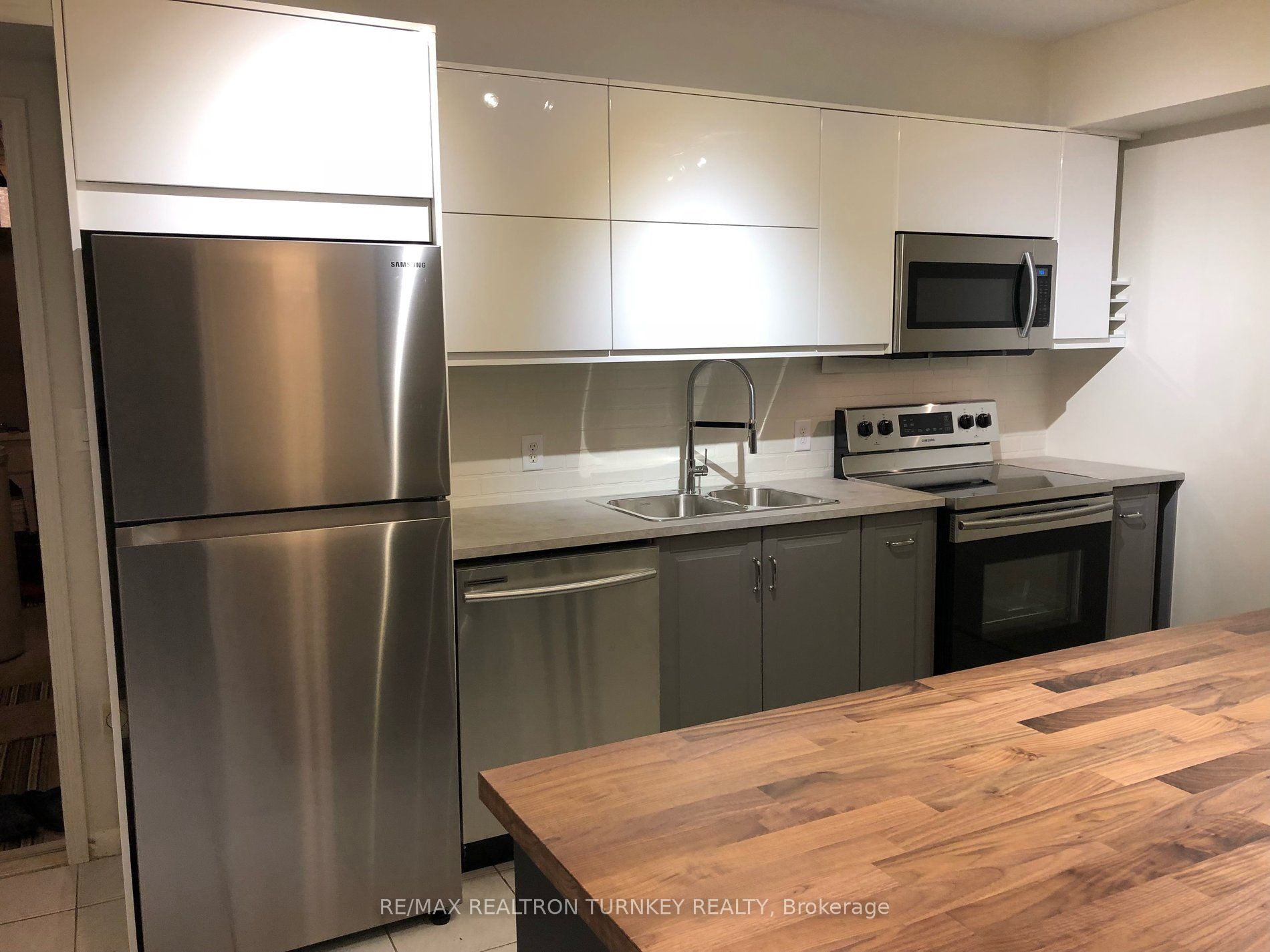 20173 Bathurst Street Property Photo 38