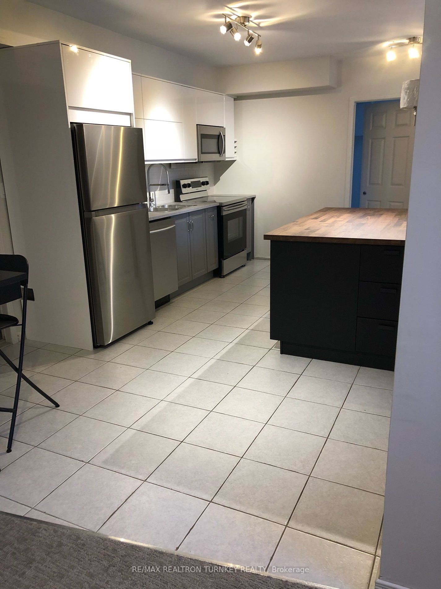 20173 Bathurst Street Property Photo 39