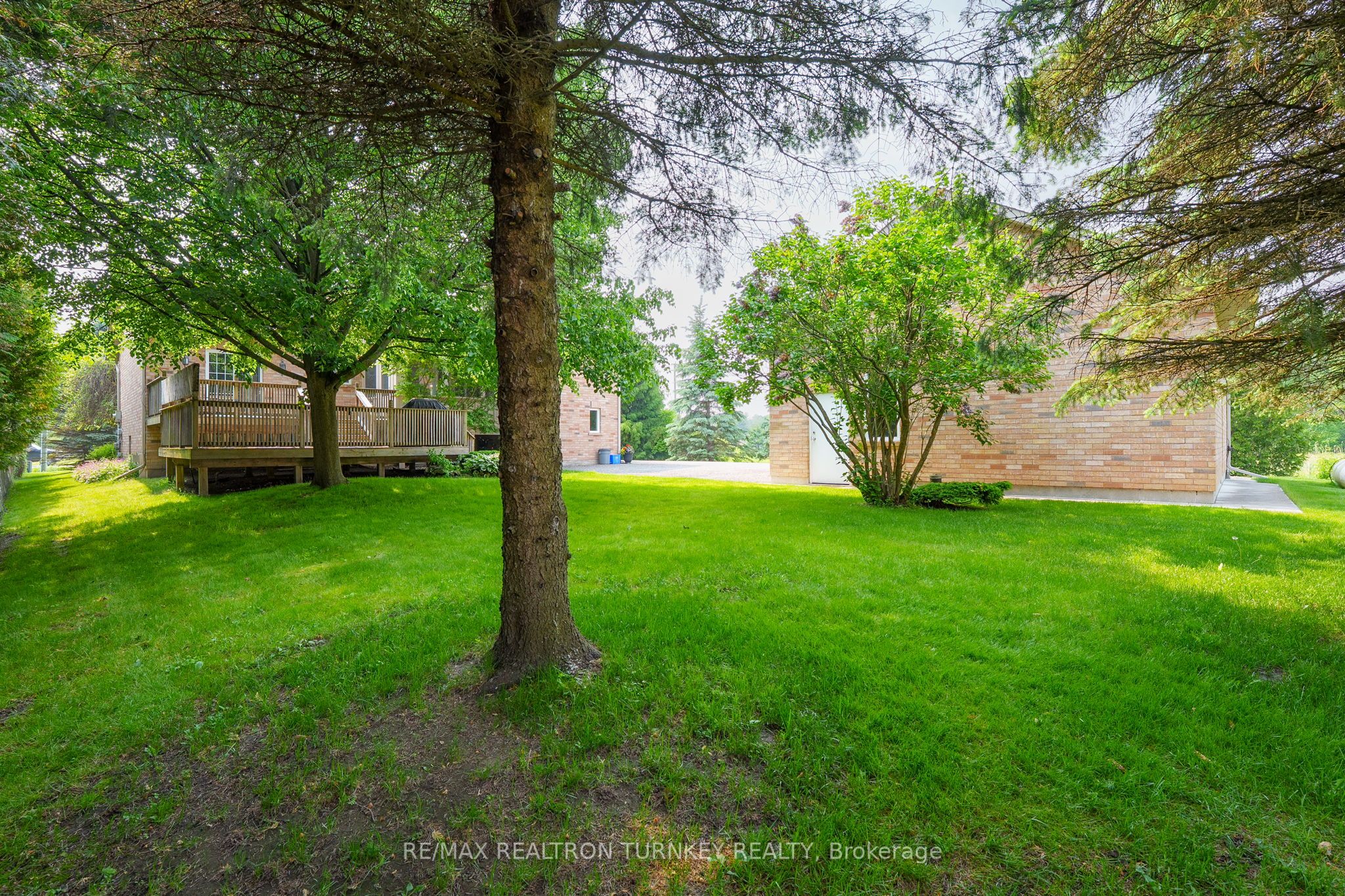 20173 Bathurst Street Property Photo 43
