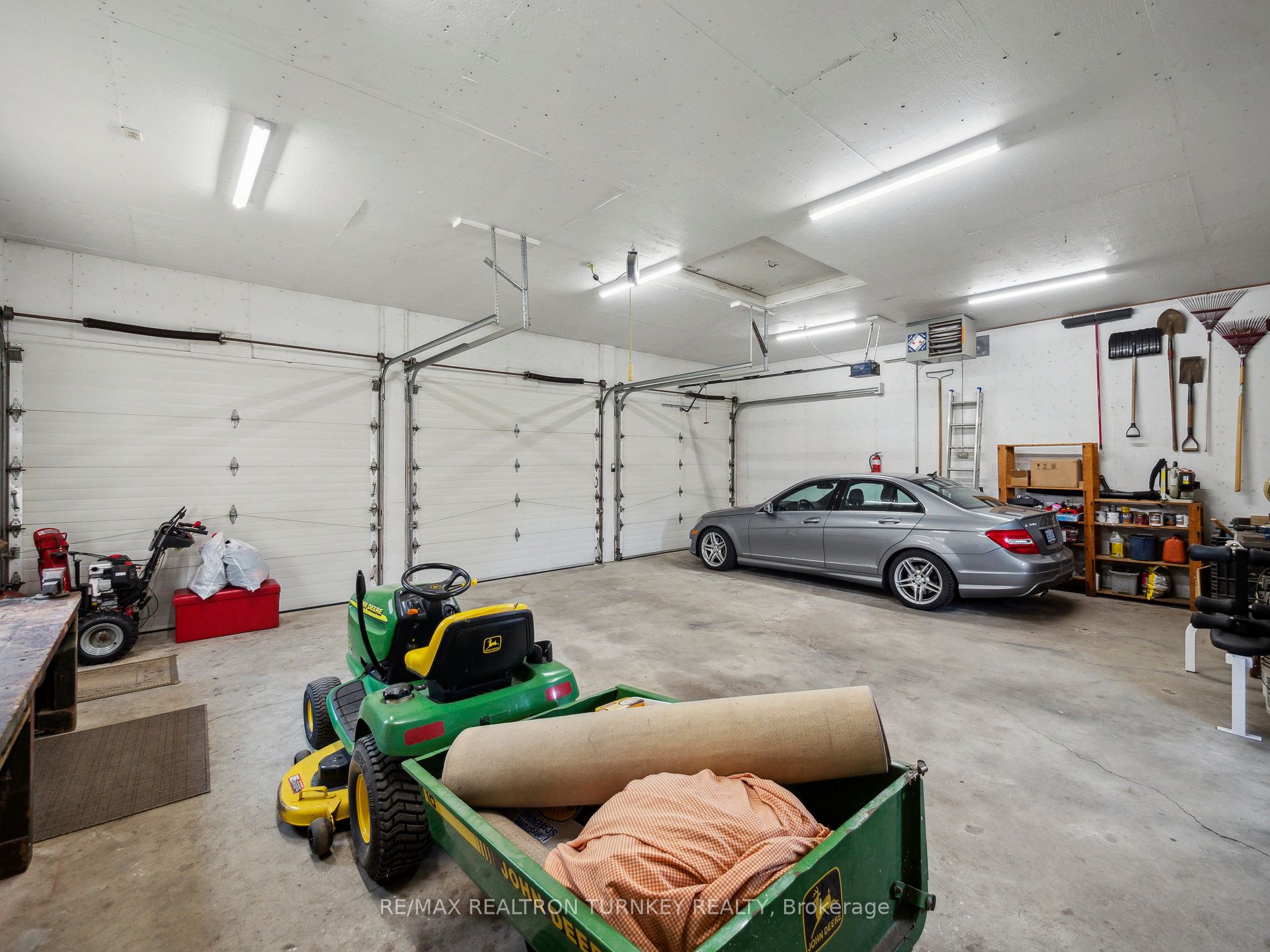 20173 Bathurst Street Property Photo 45