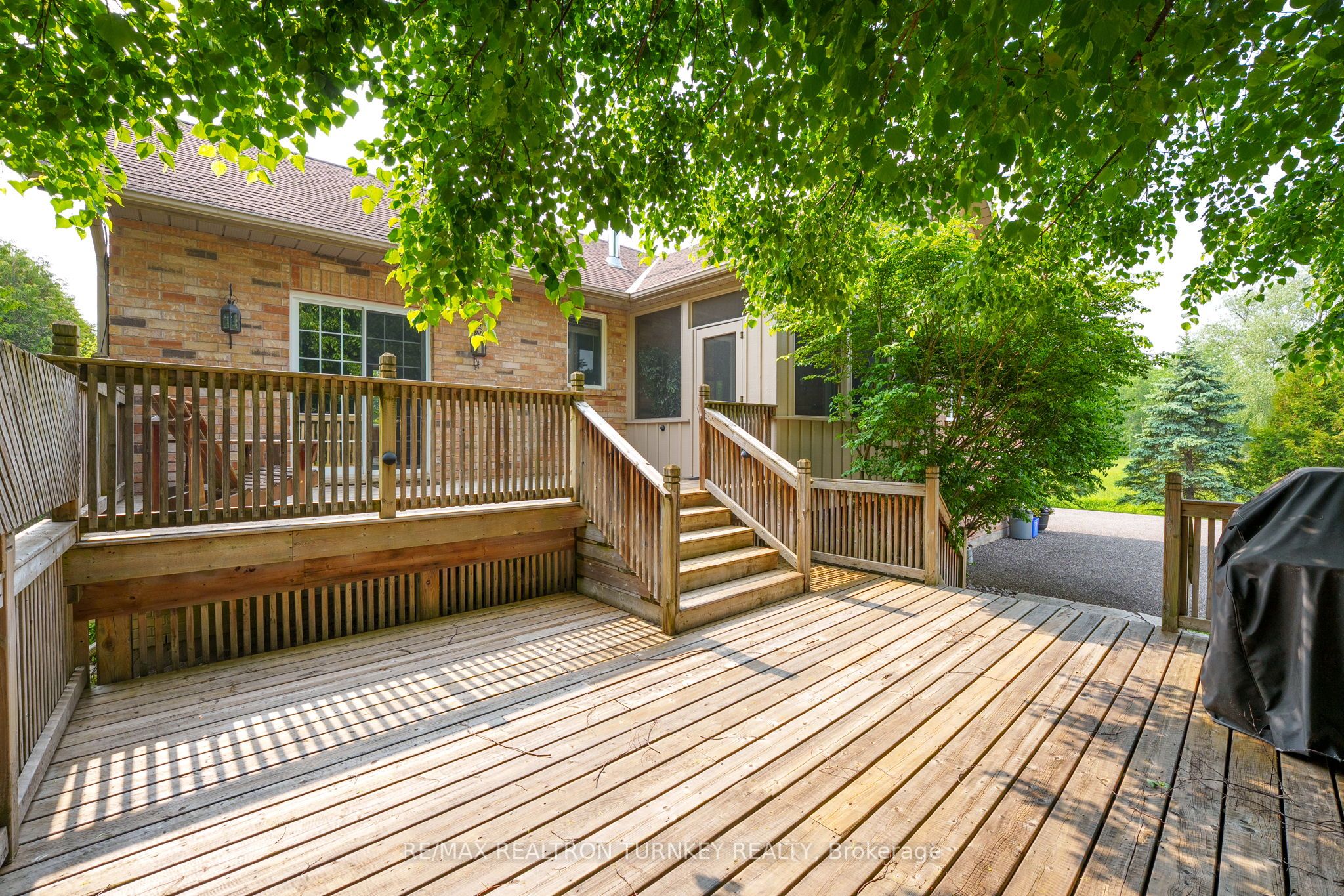 20173 Bathurst Street Property Photo 46
