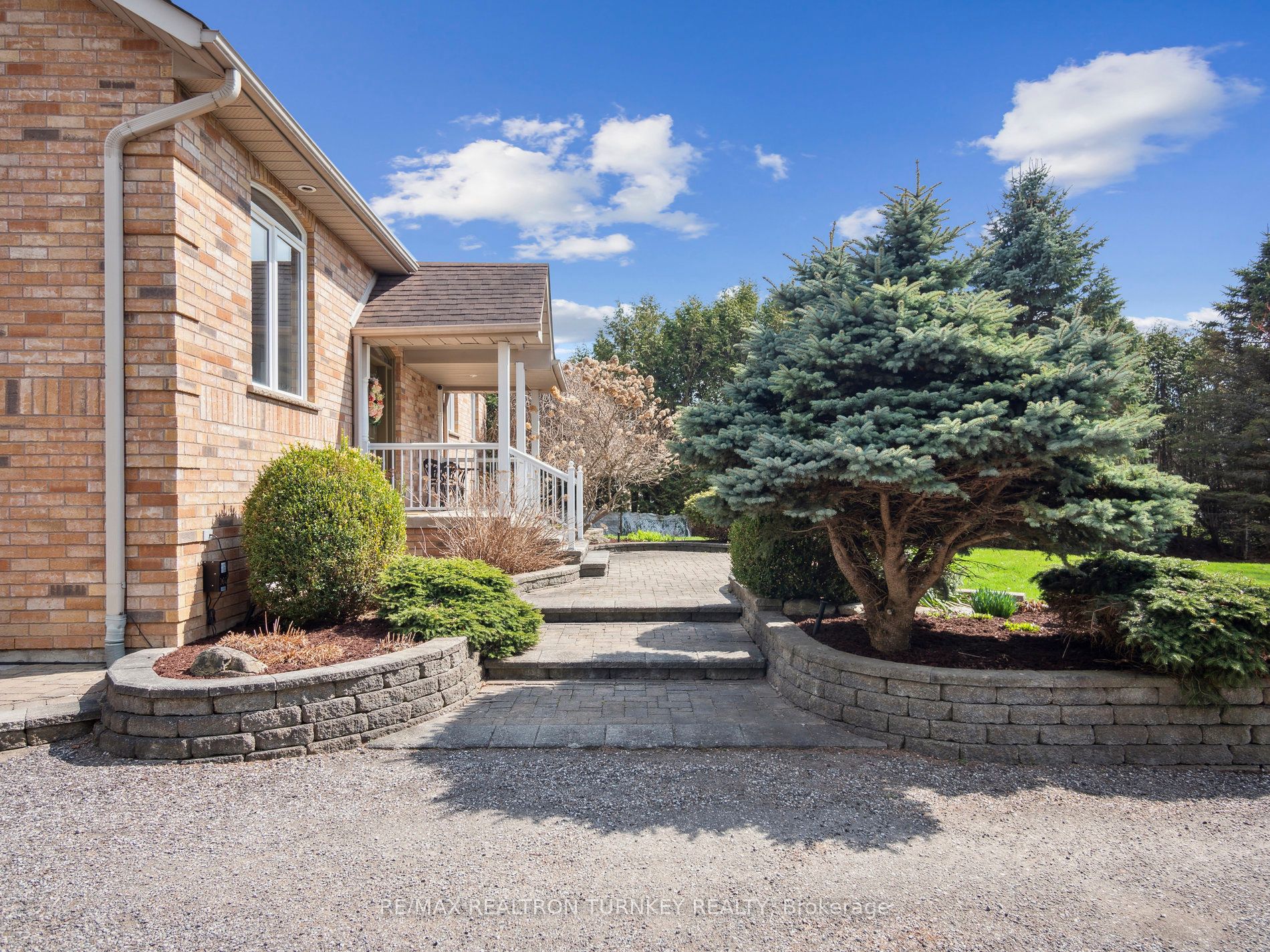 20173 Bathurst Street Property Photo 47