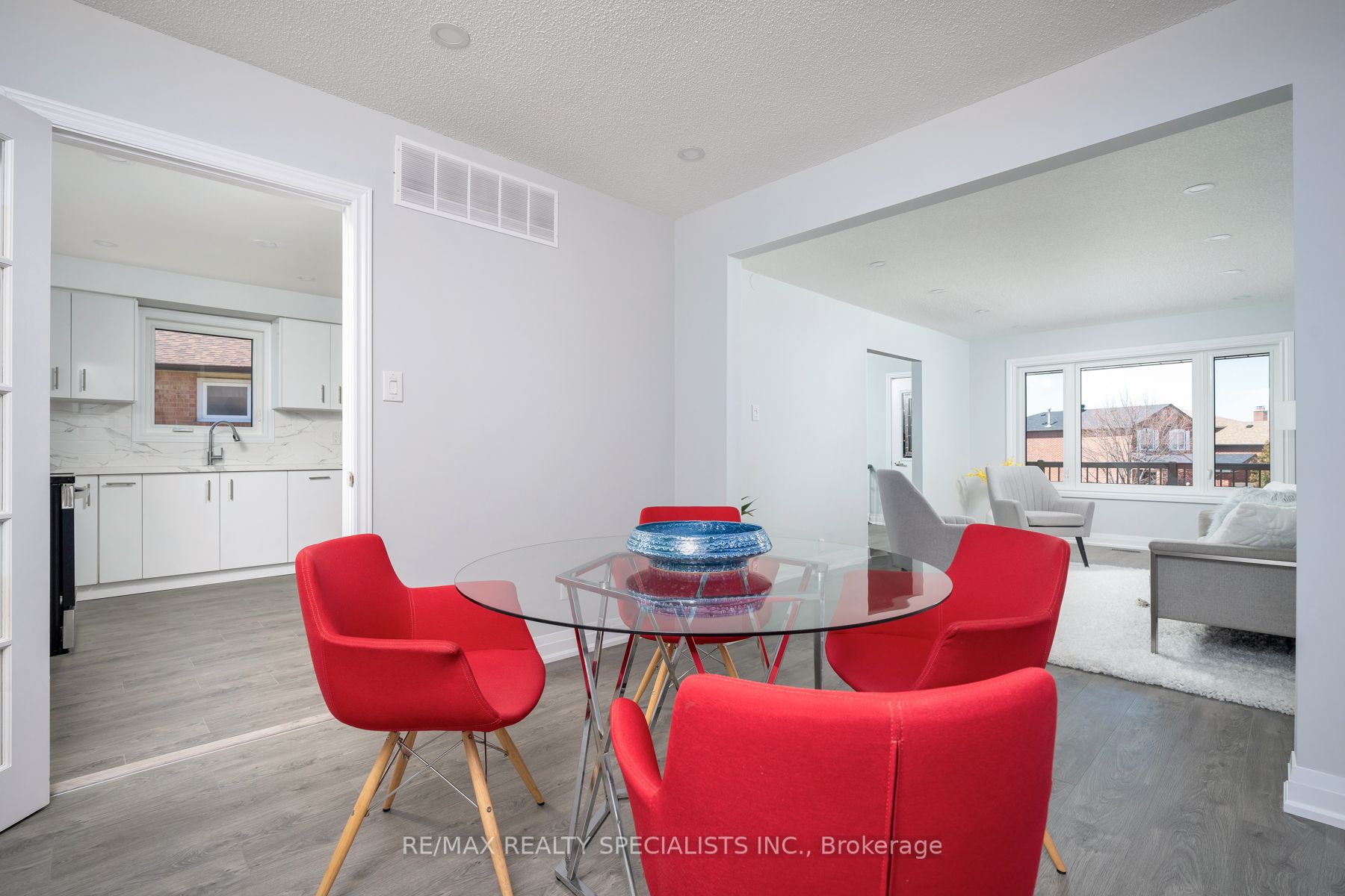 #upper - 25 Twinberry Crescent Property Photo 17