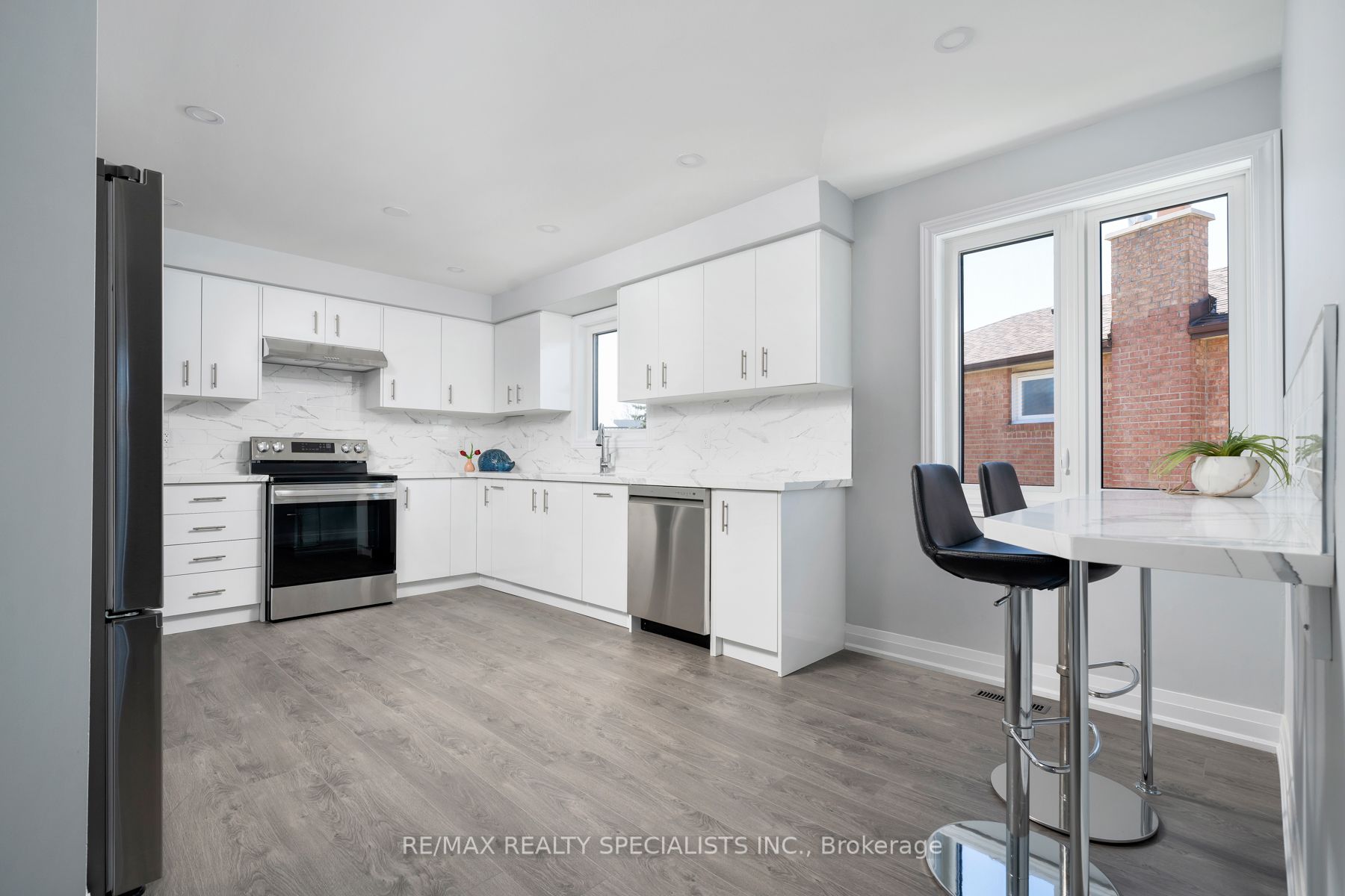 #upper - 25 Twinberry Crescent Property Photo 22