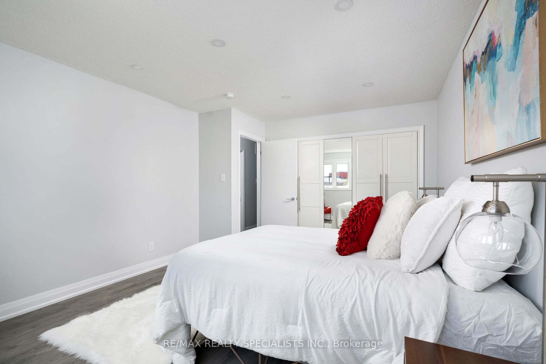 #upper - 25 Twinberry Crescent Property Photo 30