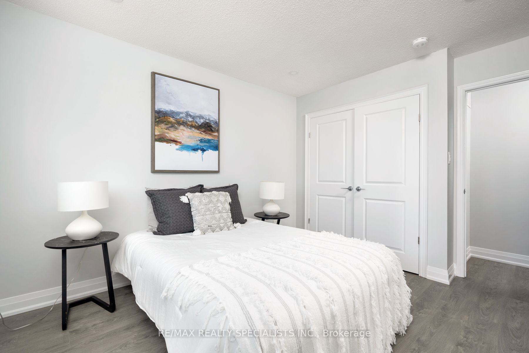 #upper - 25 Twinberry Crescent Property Photo 32